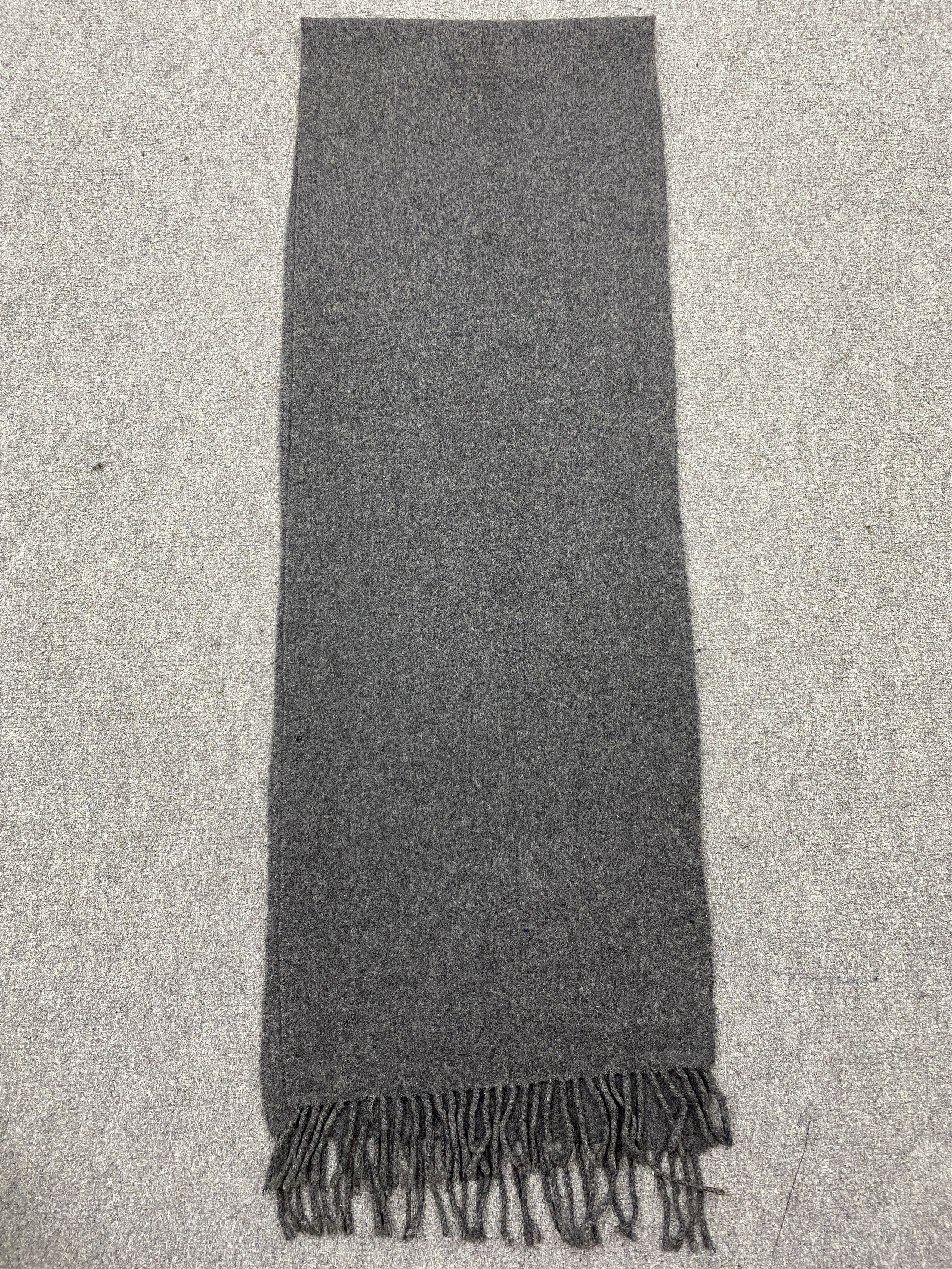 Burberry Burberry Wool Big Muffler Neckwear SC0128 Size ONE SIZE - 11 Thumbnail