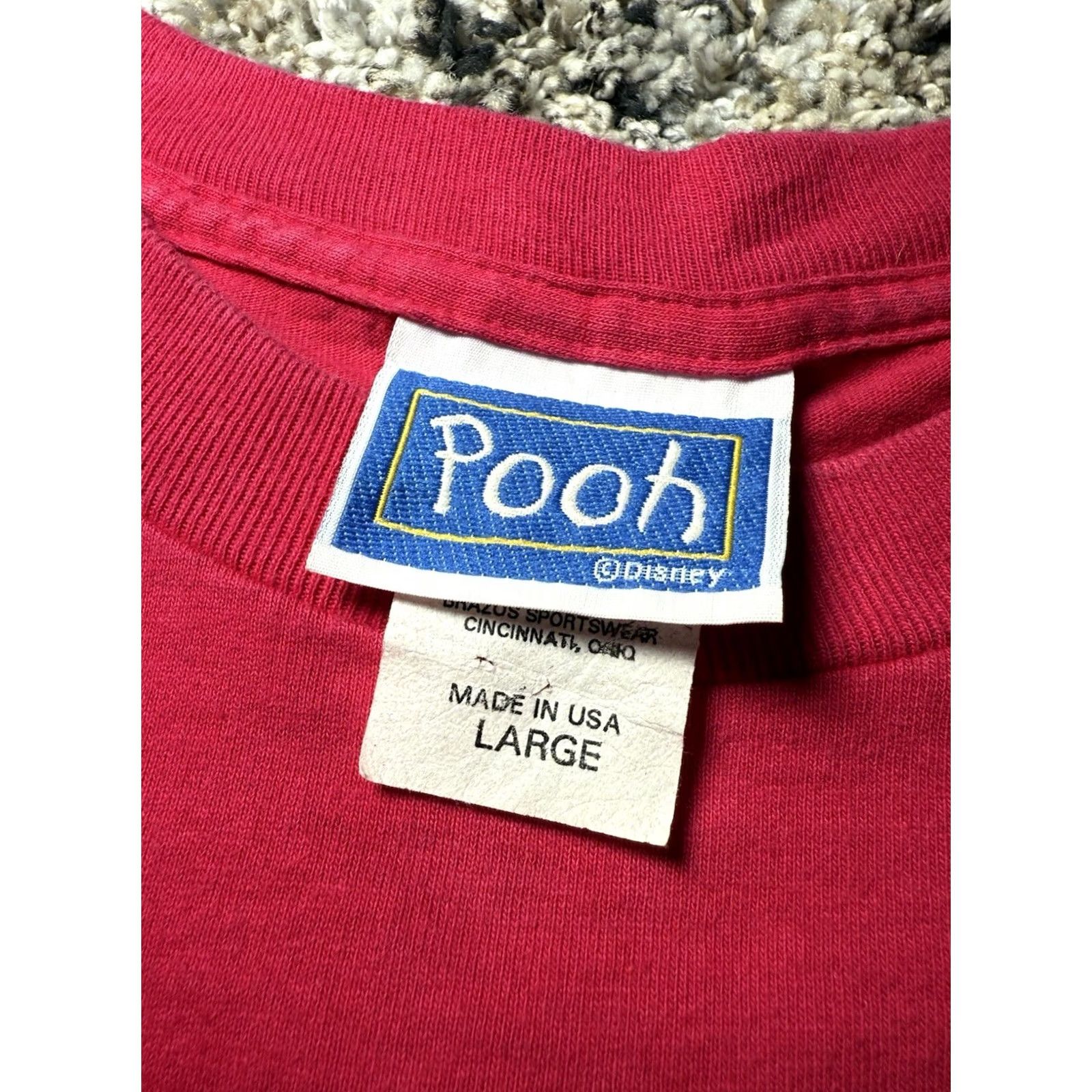 Disney VINTAGE Pooh Bear Disney Cartoon T-Shirt Pink Large 90s Crew Neck Short Sleeve Unisex Adults Winnie The Pooh Shirts Mens Womens Boys Girls N/A Size US L / EU 52-54 / 3 - 2 Thumbnail