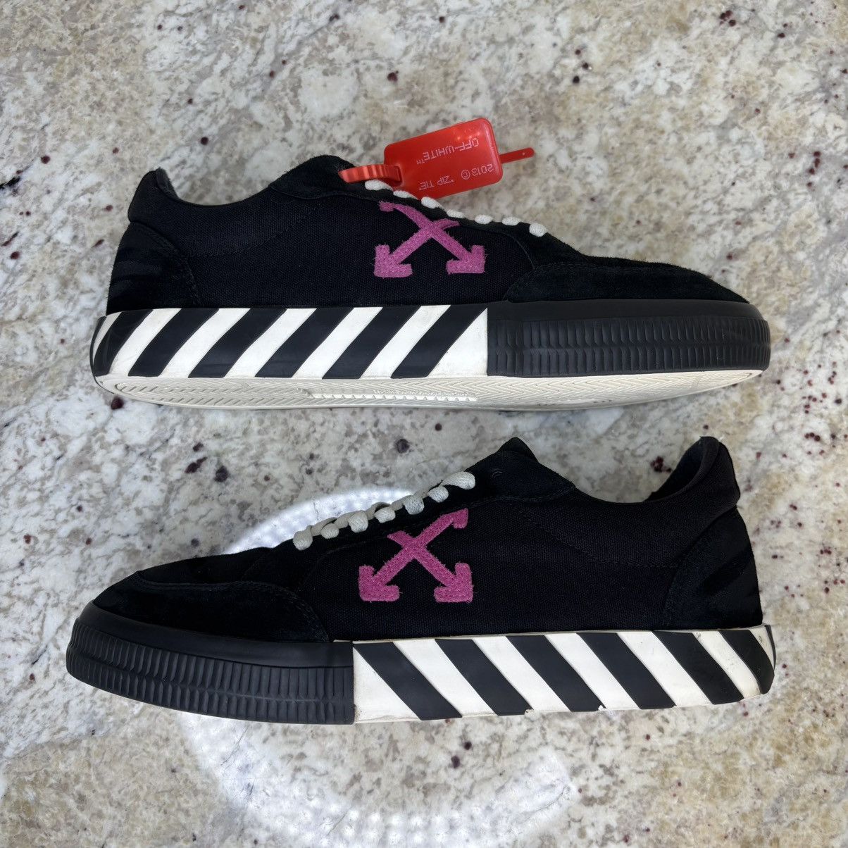 Off-White Size 11/45 EU-Off-White Vulc Low Black Fuchsia Clean W Box Size US 11 / EU 44 - 2 Thumbnail