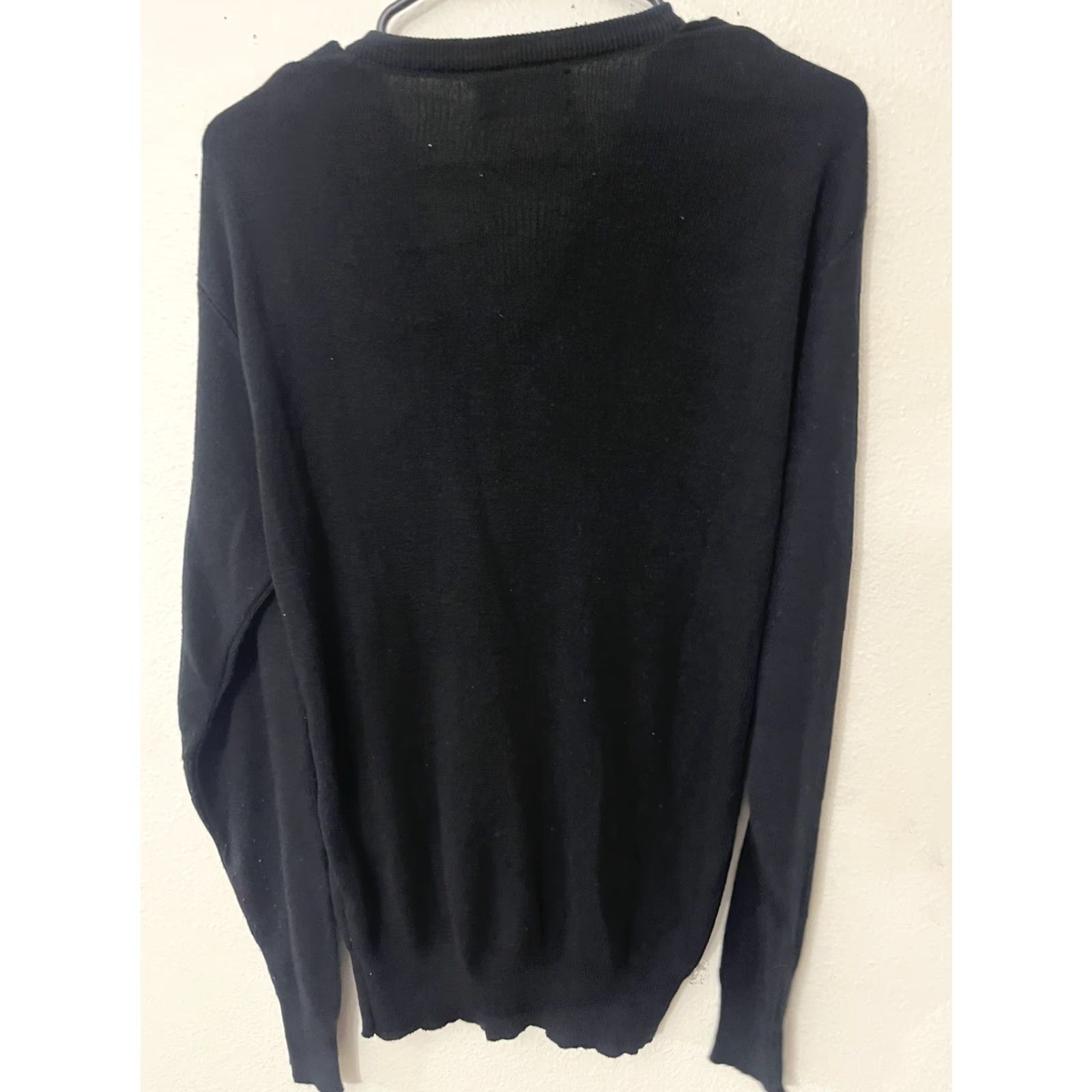 Izod VINTAGE IZOD Sweater Men’s Size M V-Neck Embroidered Logo Black Shirt Size US M / EU 48-50 / 2 - 3 Thumbnail