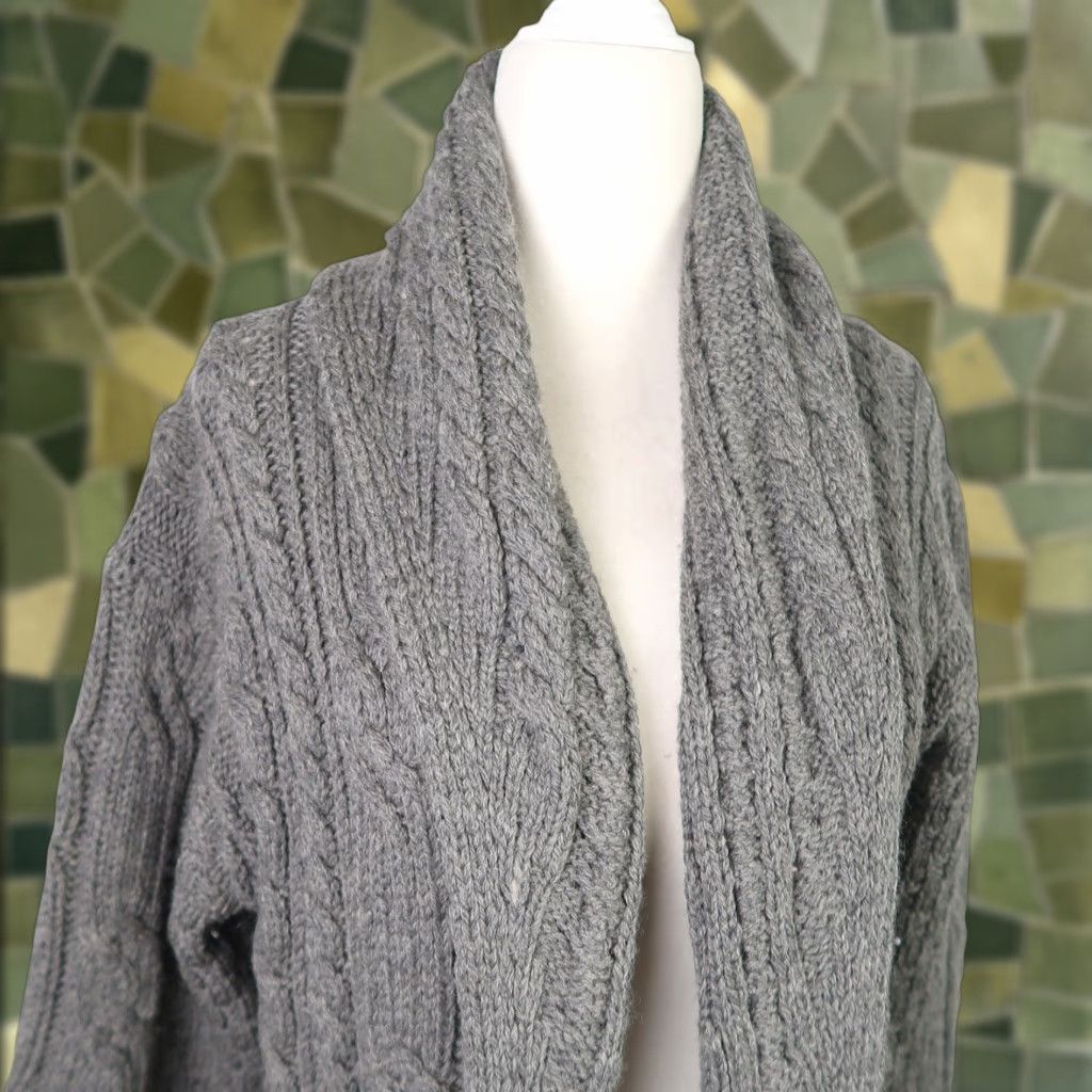 Vintage **Carraig Donn Gray Aran Cable Knit Women's Size S Cardigan Sweater** User: Carraig Donn Gray Aran Cable Knit Women's Size S Cardigan Sweater Size S / US 4 / IT 40 - 1 Thumbnail