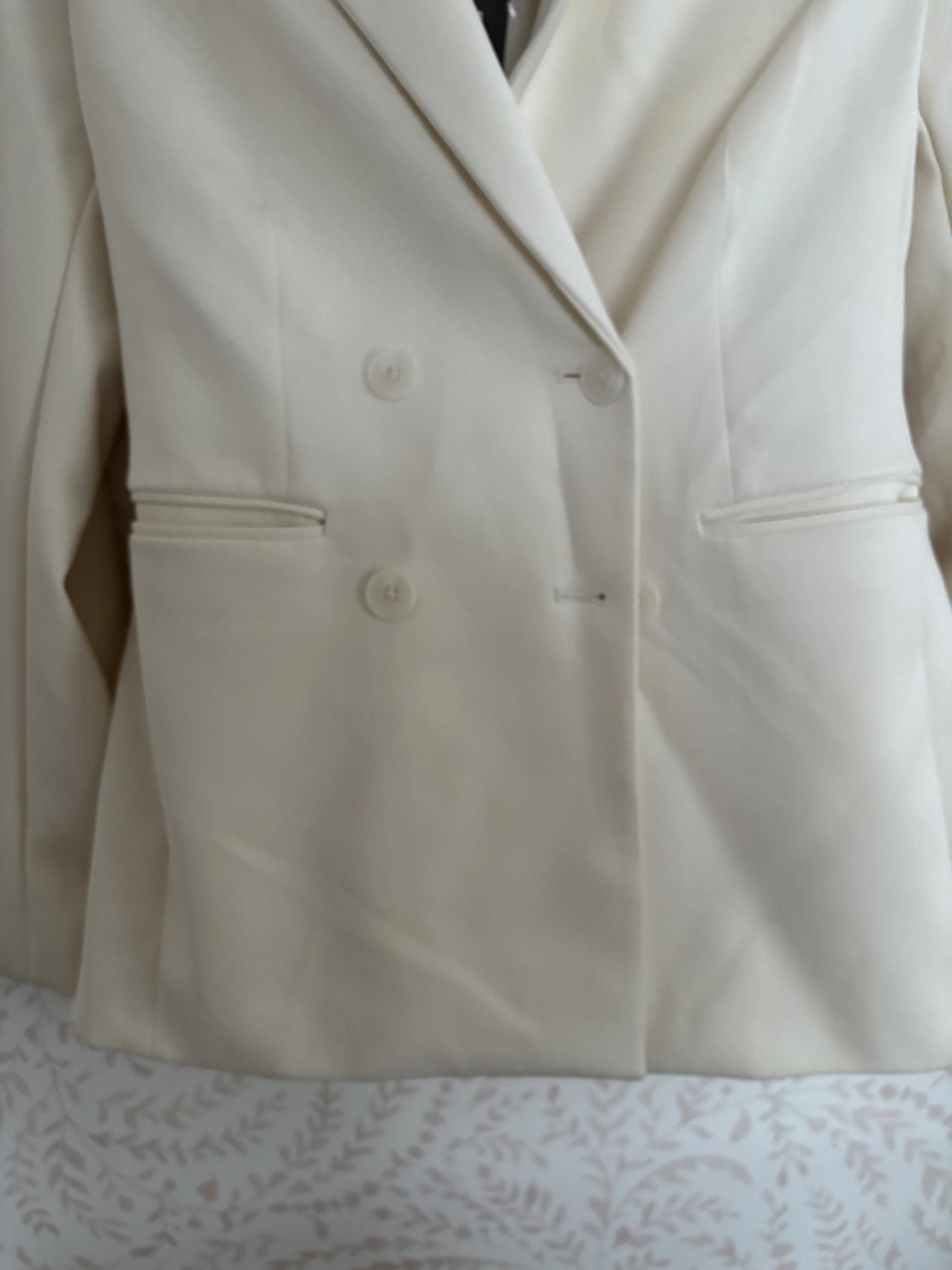 Express NWT Express Women's Double-Breasted Blazer - Ivory Jacket XS Size XS / US 0-2 / IT 36-38 - 3 Thumbnail