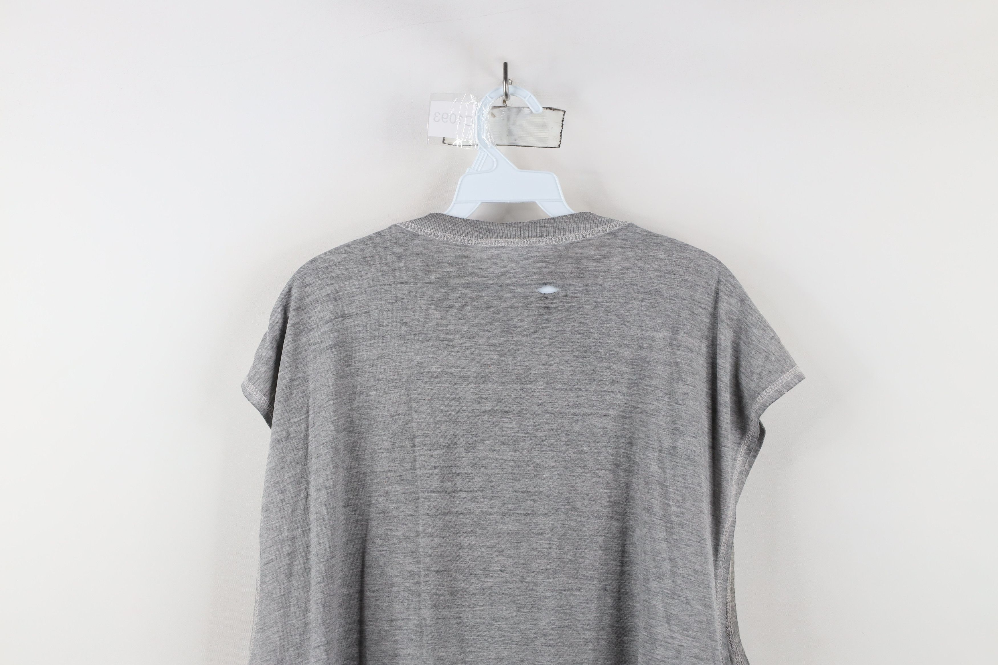 Vintage Vintage 90s Wilson Spell Out Sleeveless Muscle T-Shirt Gray Size US XXL / EU 58 / 5 - 15 Thumbnail