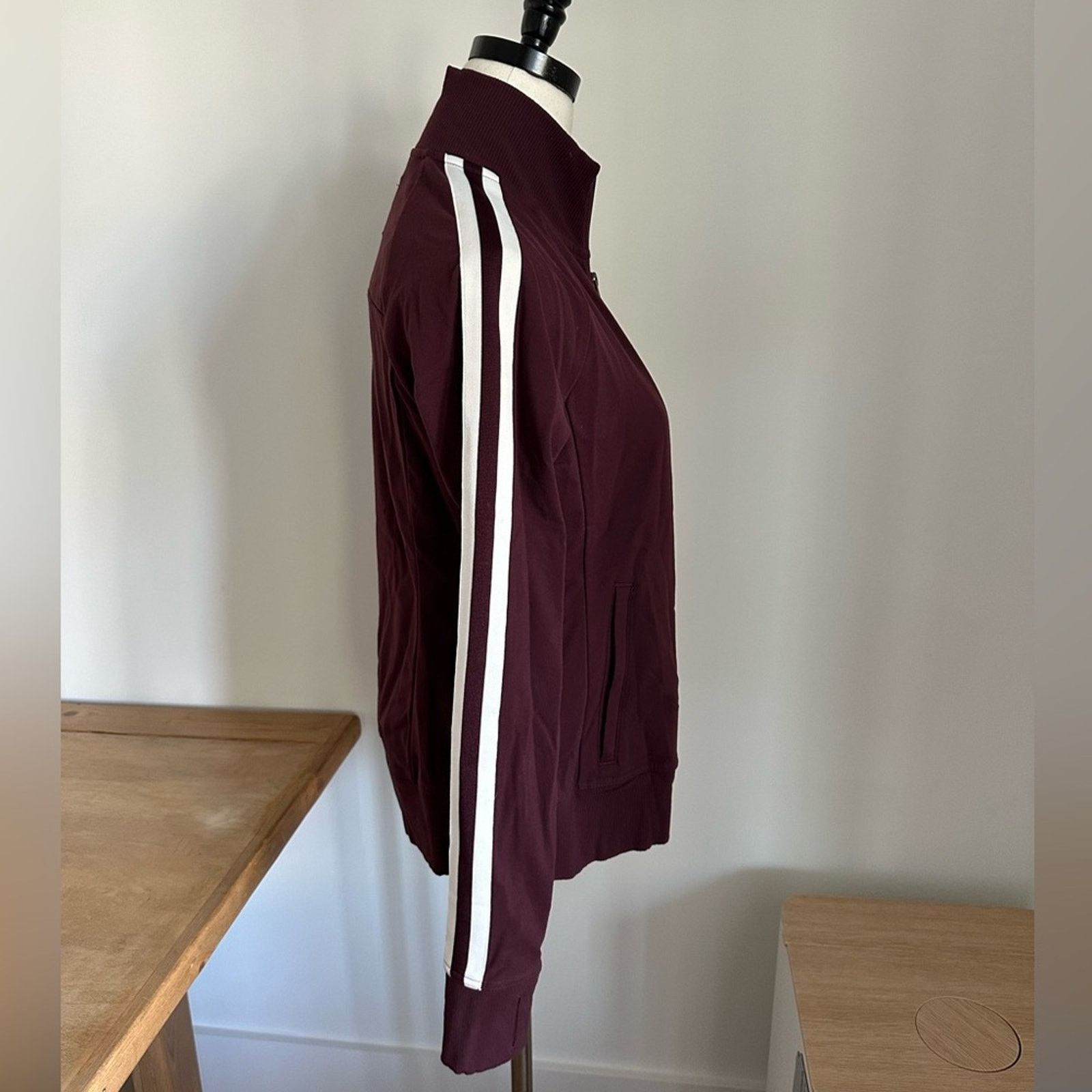 Athleta Athleta Circa Track Jacket in burgundy with White Stripes. S Size S / US 4 / IT 40 - 6 Thumbnail