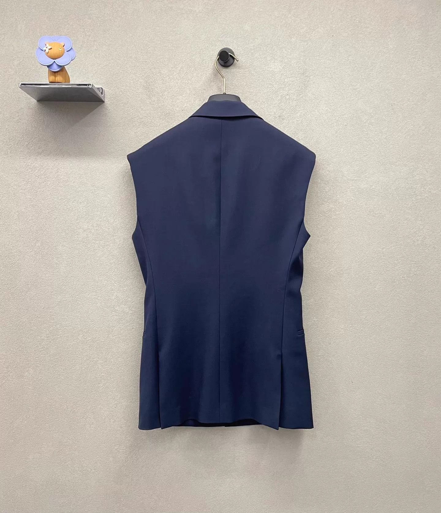 Louis Vuitton LV navy sleeveless blazer sharp cut Size XS / US 0-2 / IT 36-38 - 2 Thumbnail