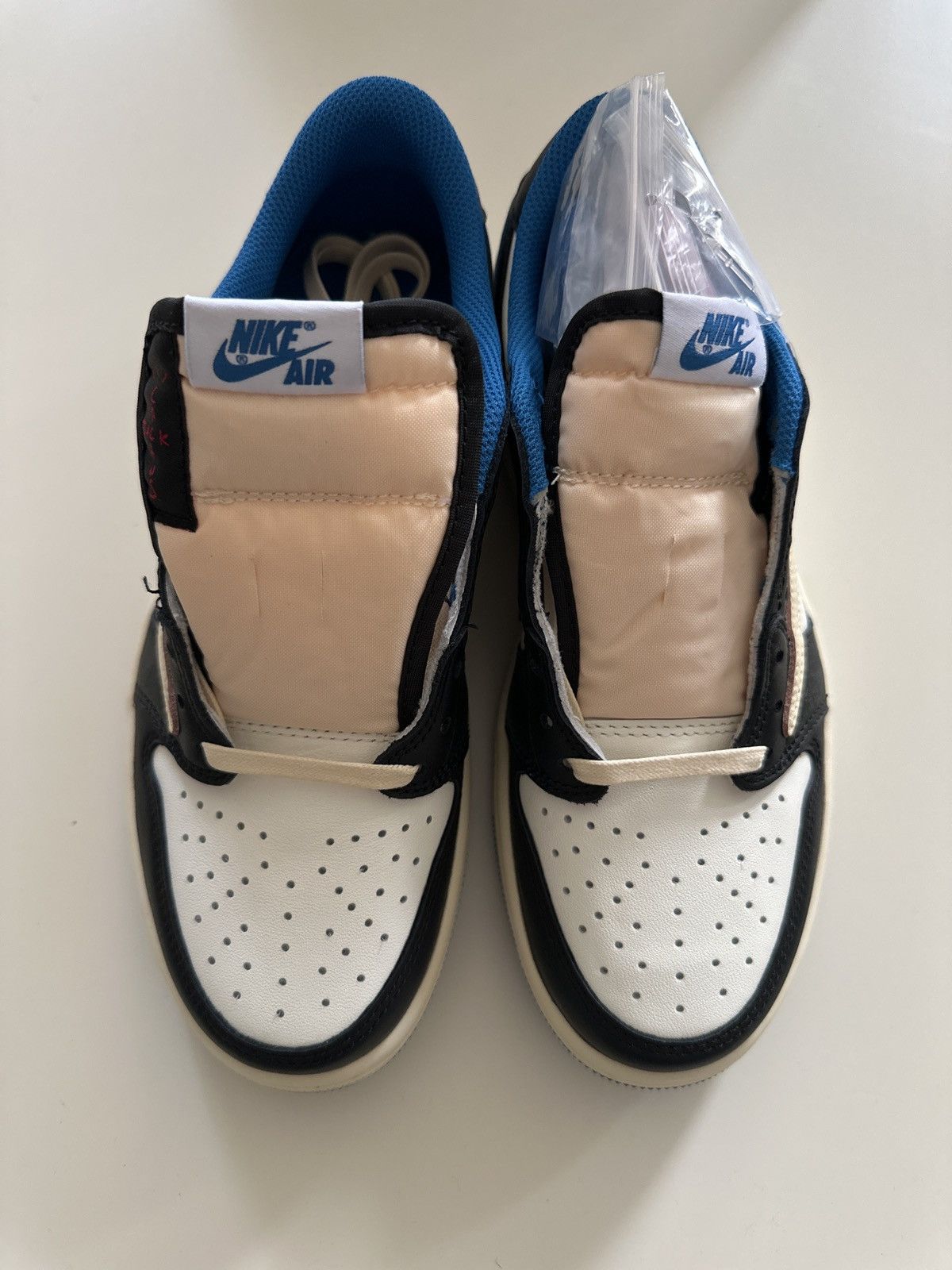Nike Air Jordan 1 Low OG Travis Scott Fragment Size US 6 / EU 39 - 3 Thumbnail