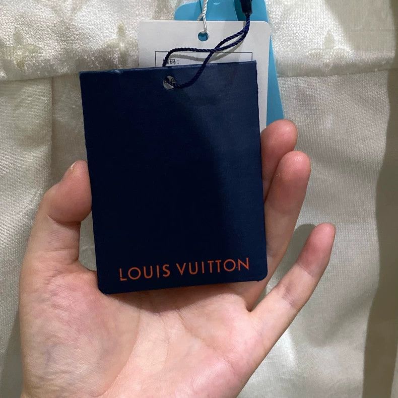 Louis Vuitton Louis Vuitton Beige velvet embossed presbyopic full print Size US S / EU 44-46 / 1 - 6 Thumbnail