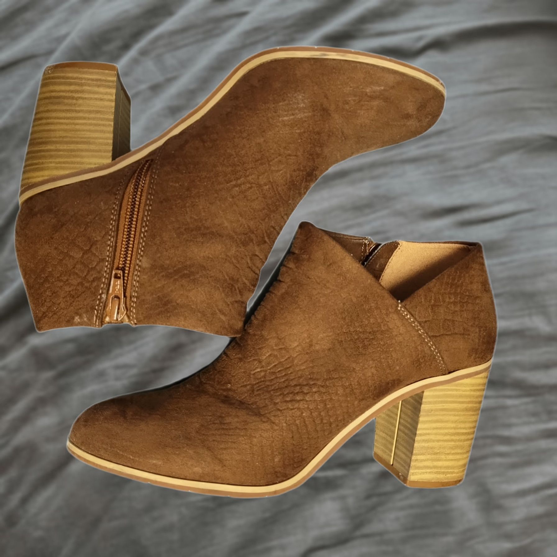 Vintage BC Footwear BC Vegan Julia Heel Ankle Boots Women 8.5 Brown Comfort Almond Toe Side Zip Women Size 8.5 Brown Bootie Size US 9 / IT 39 - 1 Thumbnail