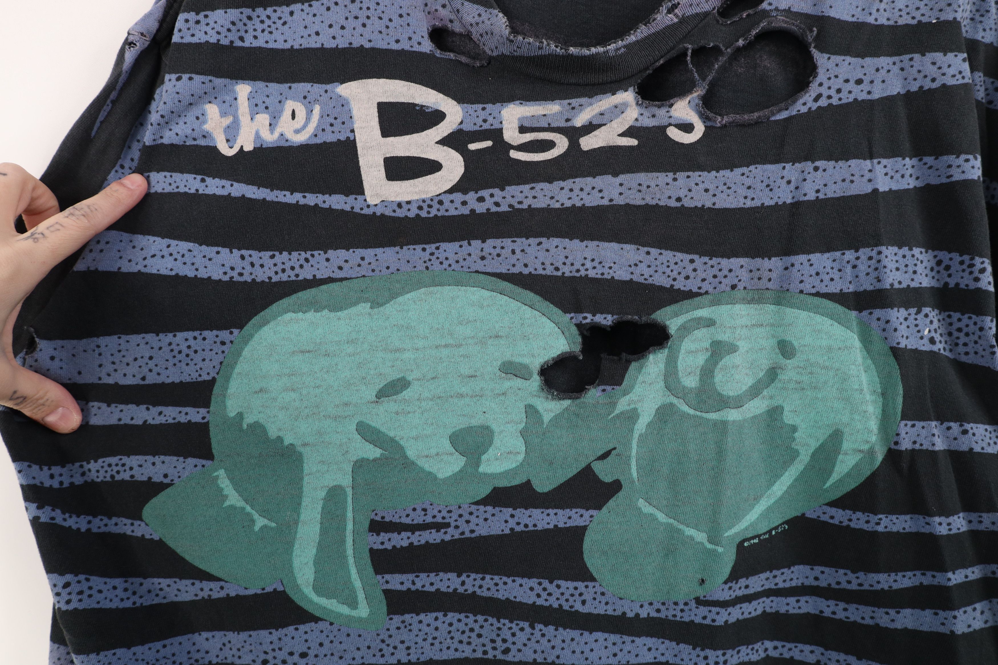 Vintage Vintage 90s Interdimensional Tourgasm The B-52s T-Shirt Size US XL / EU 56 / 4 - 4 Thumbnail