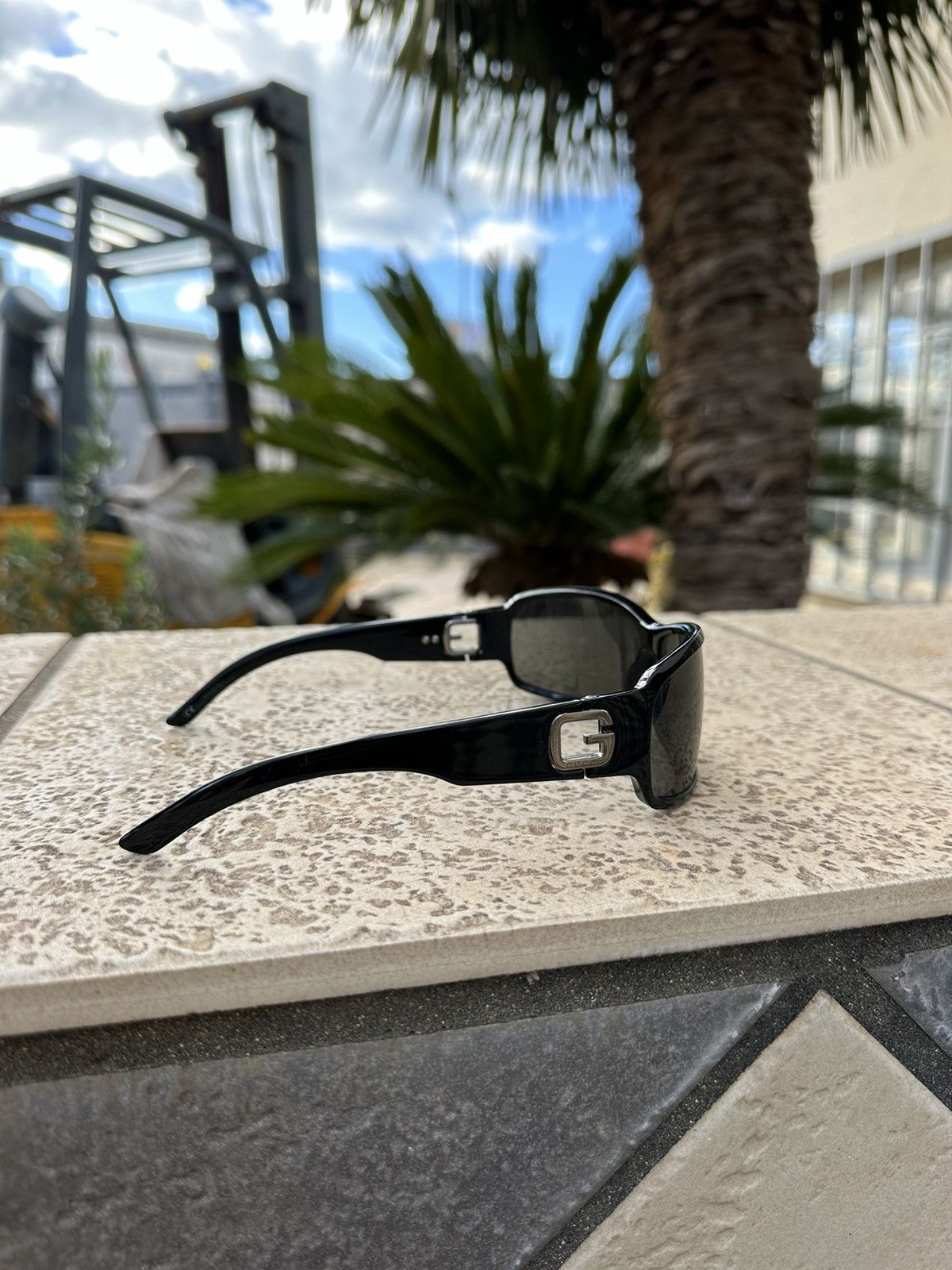 Vintage Gucci Sunglasses gg1583/s Black Gucci Sunglasses 2007 Vintage Black Wrap Retro GG 1583/S  main image 3