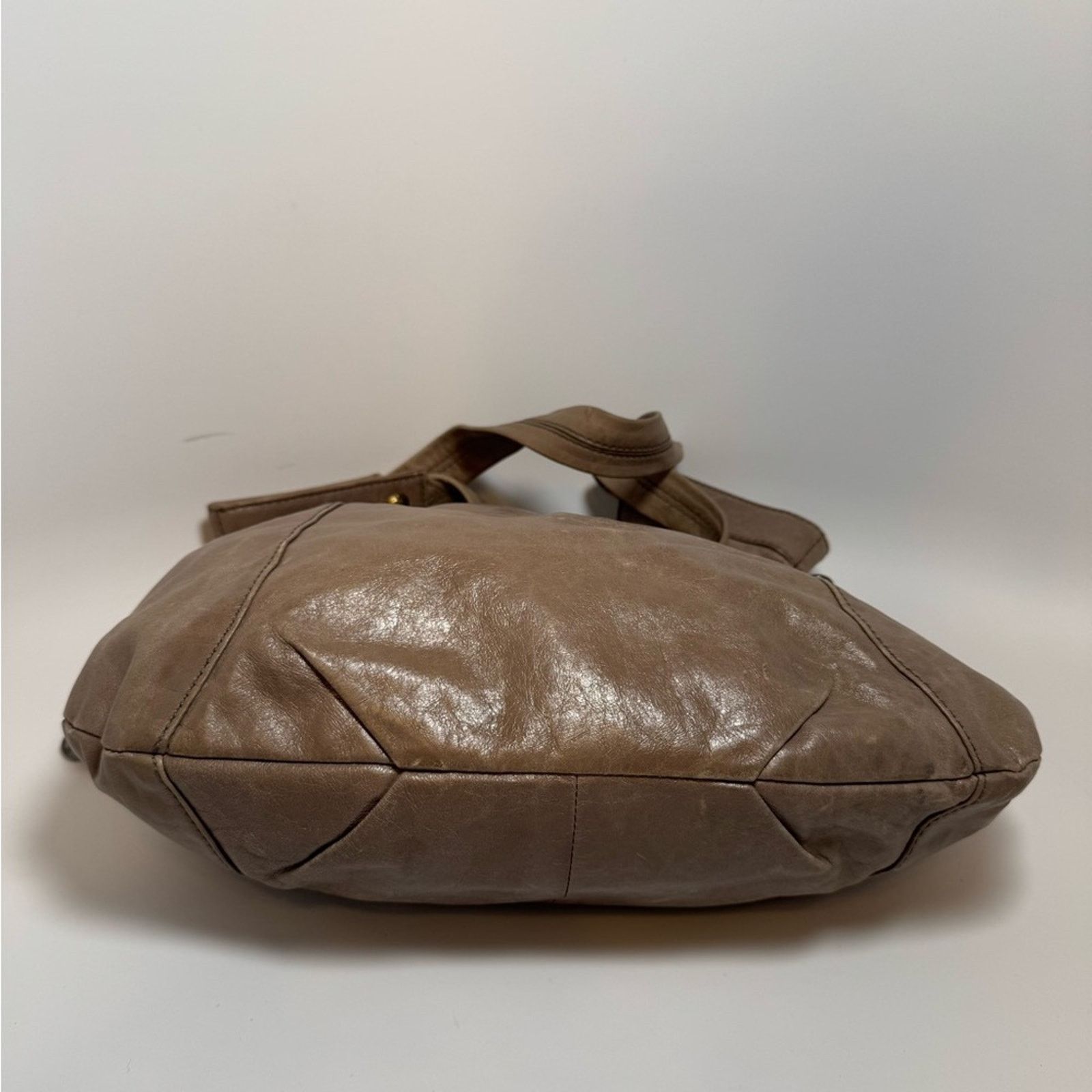 Hobo Hobo 2Way Taupe Leather Shoulder Bag w/Chain Strap Boho Chic Size ONE SIZE - 7 Thumbnail