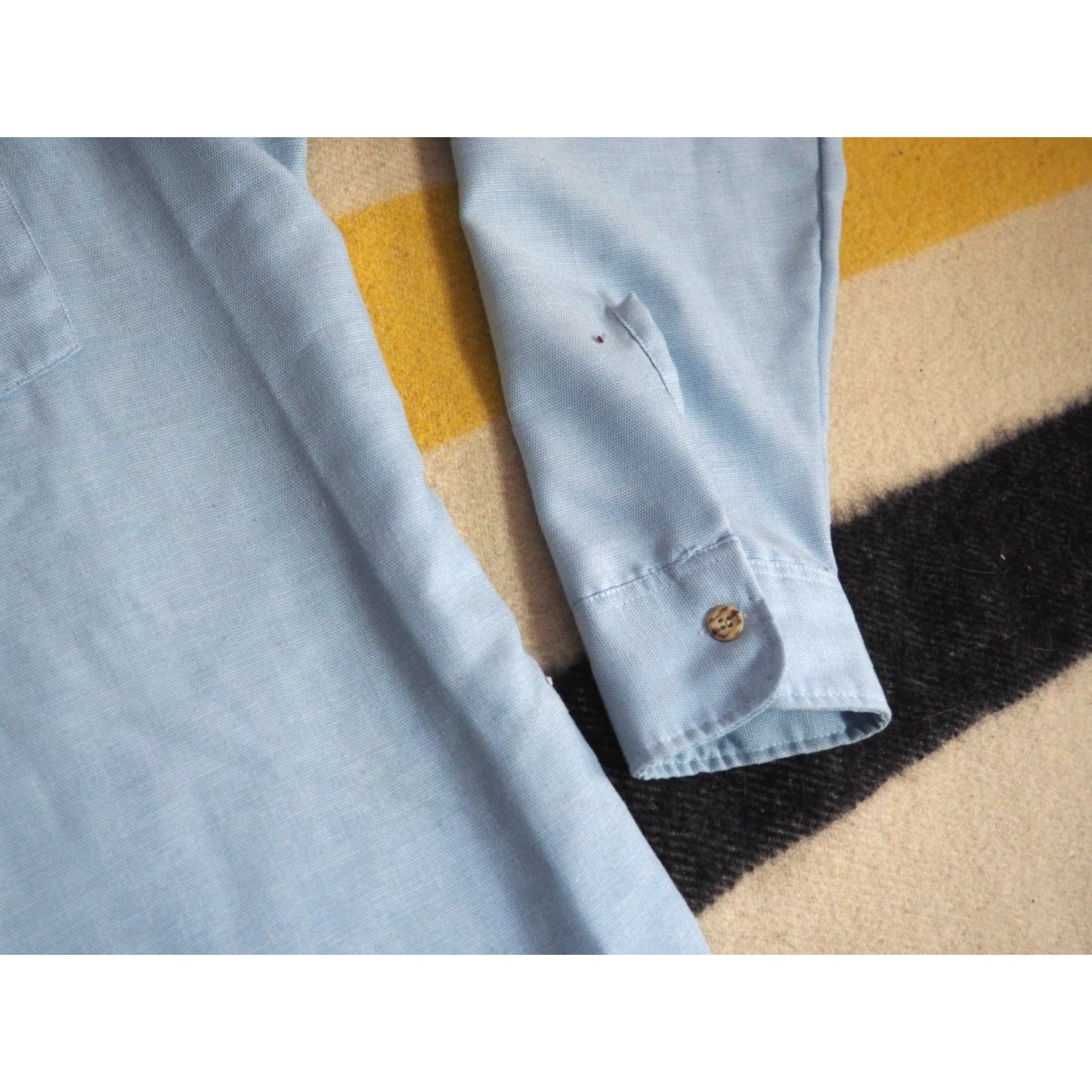 Vintage VINTAGE Par Four Shirt LT Mens 70s Pocket Light Blue Polycotton Long Sleeve Button-Front Mens LT Blue 1970s Casual USA Made Size US L / EU 52-54 / 3 - 7 Thumbnail