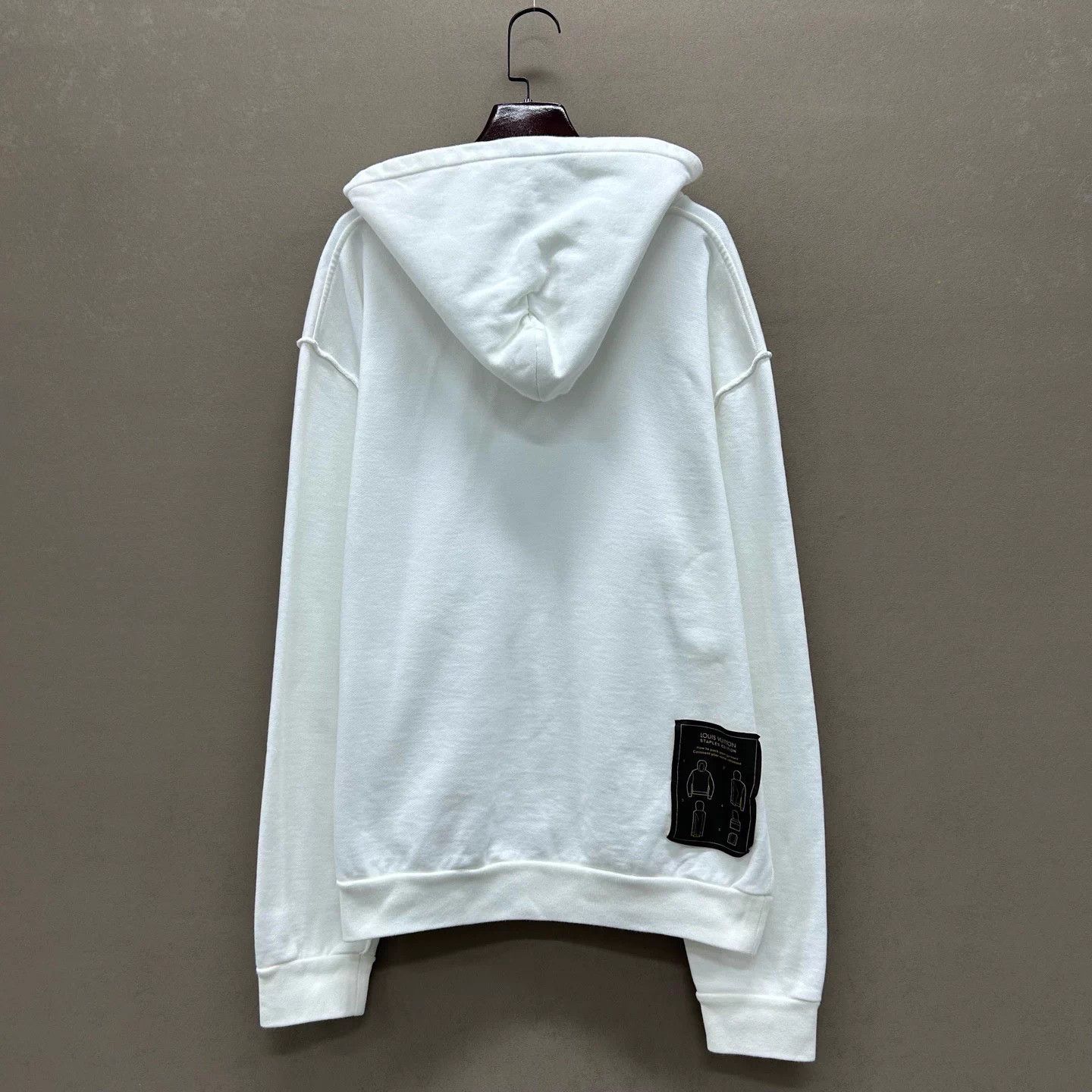 Louis Vuitton Louis Vuitton White Small Logo Hoodie XL Size US XL / EU 56 / 4 - 2 Thumbnail