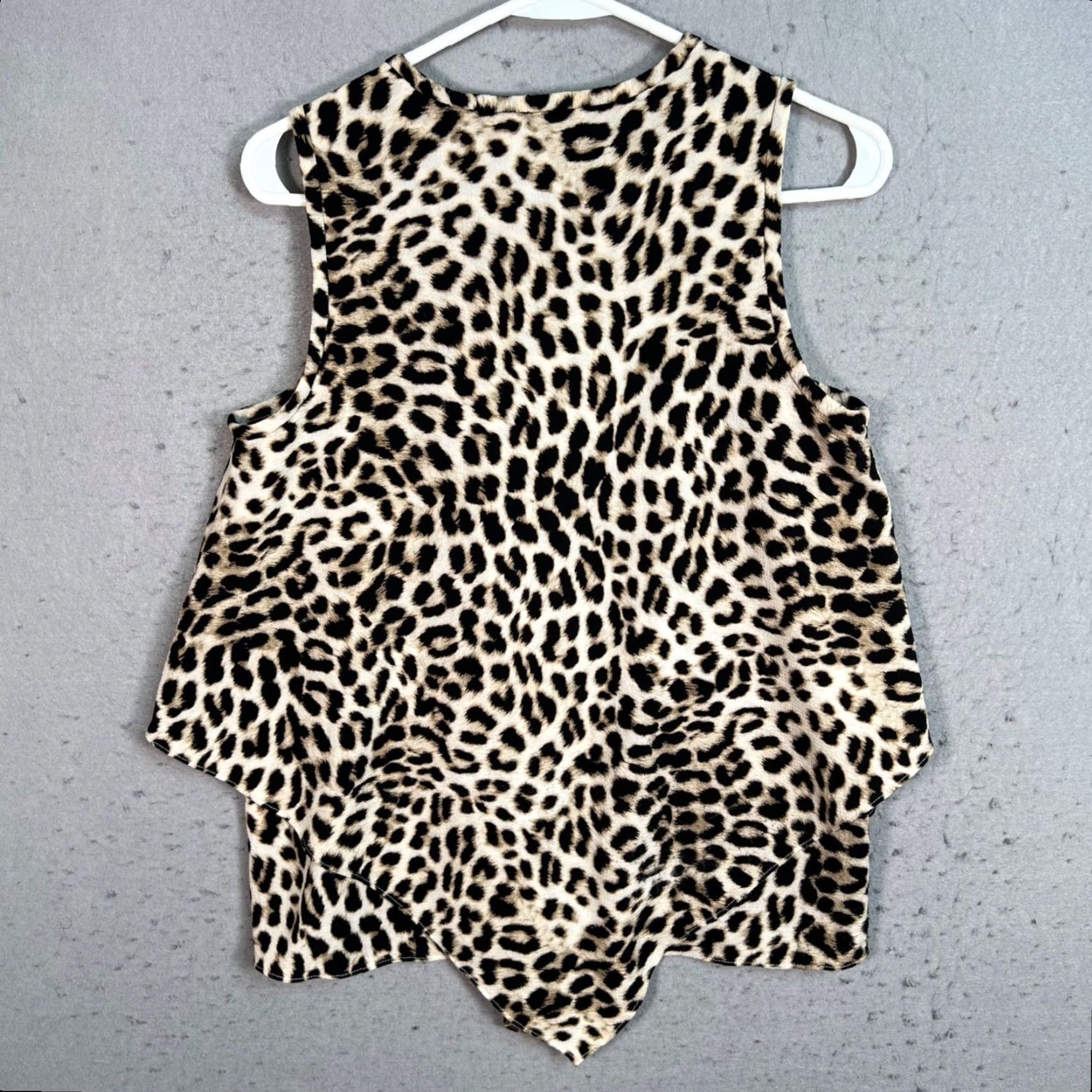 Vince Camuto Vince Camuto Blouse Womens Size XS Leopard Print Sleeveless Size XS / US 0-2 / IT 36-38 - 2 Thumbnail