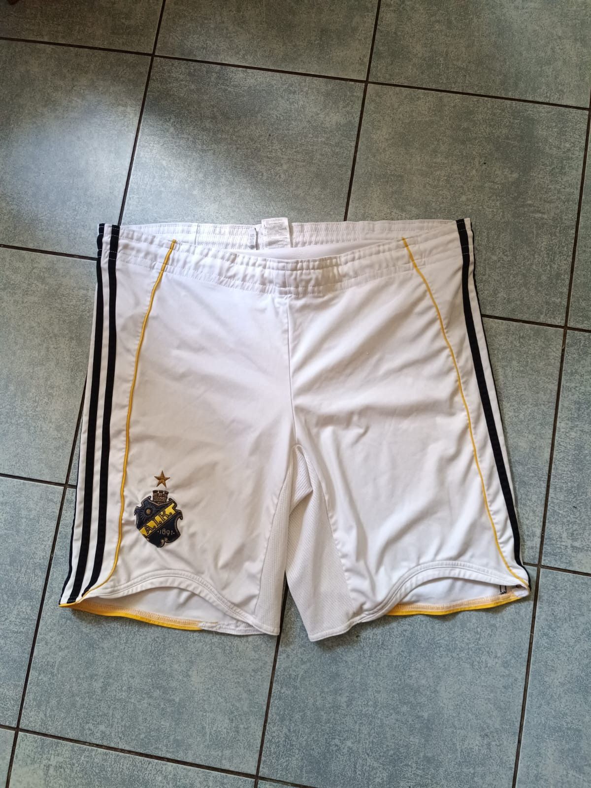 Adidas Vintage adidas AIK Football Club Shorts Size US 32 / EU 48 - 1 Thumbnail