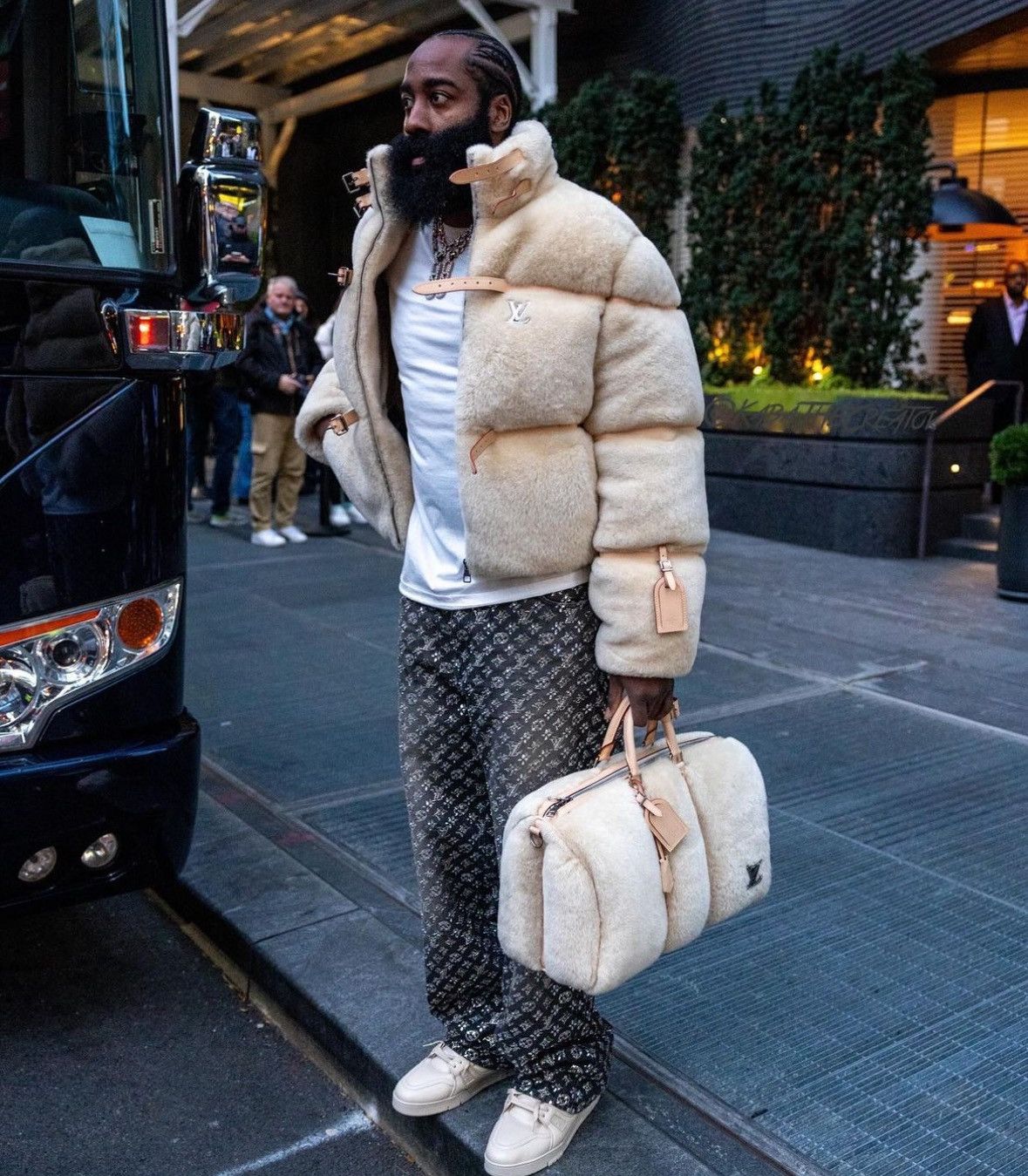 Louis Vuitton Louis Vuitton Mink Keepall Bandoulière 50 (Shearling) Duffle Size ONE SIZE - 3 Thumbnail
