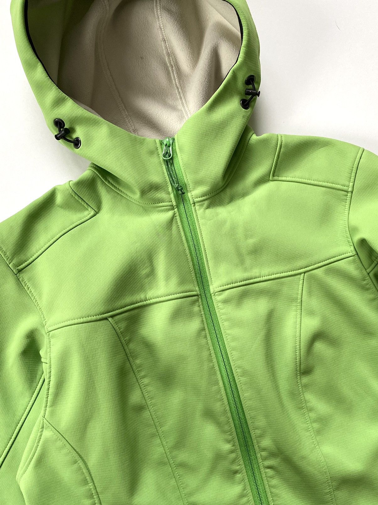 Arc'teryx × Vintage Vintage Arcteryx Epsilon SV Vintage Hoody Lime Size S / US 4 / IT 40 - 5 Thumbnail