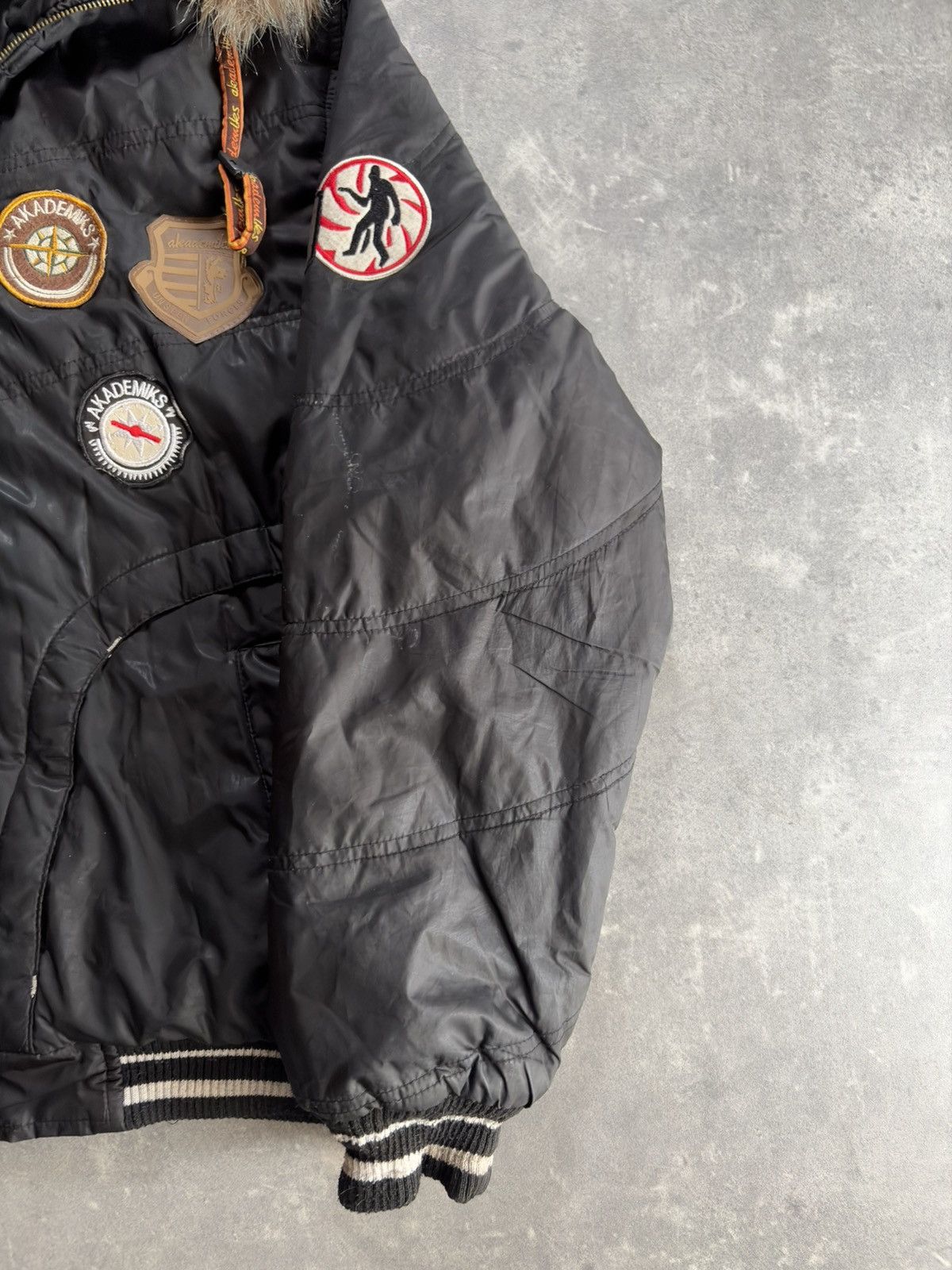 Akademiks Akademiks Faux Fur Hooded Baggy Patches Bomber Jacket L Size US L / EU 52-54 / 3 - 7 Thumbnail
