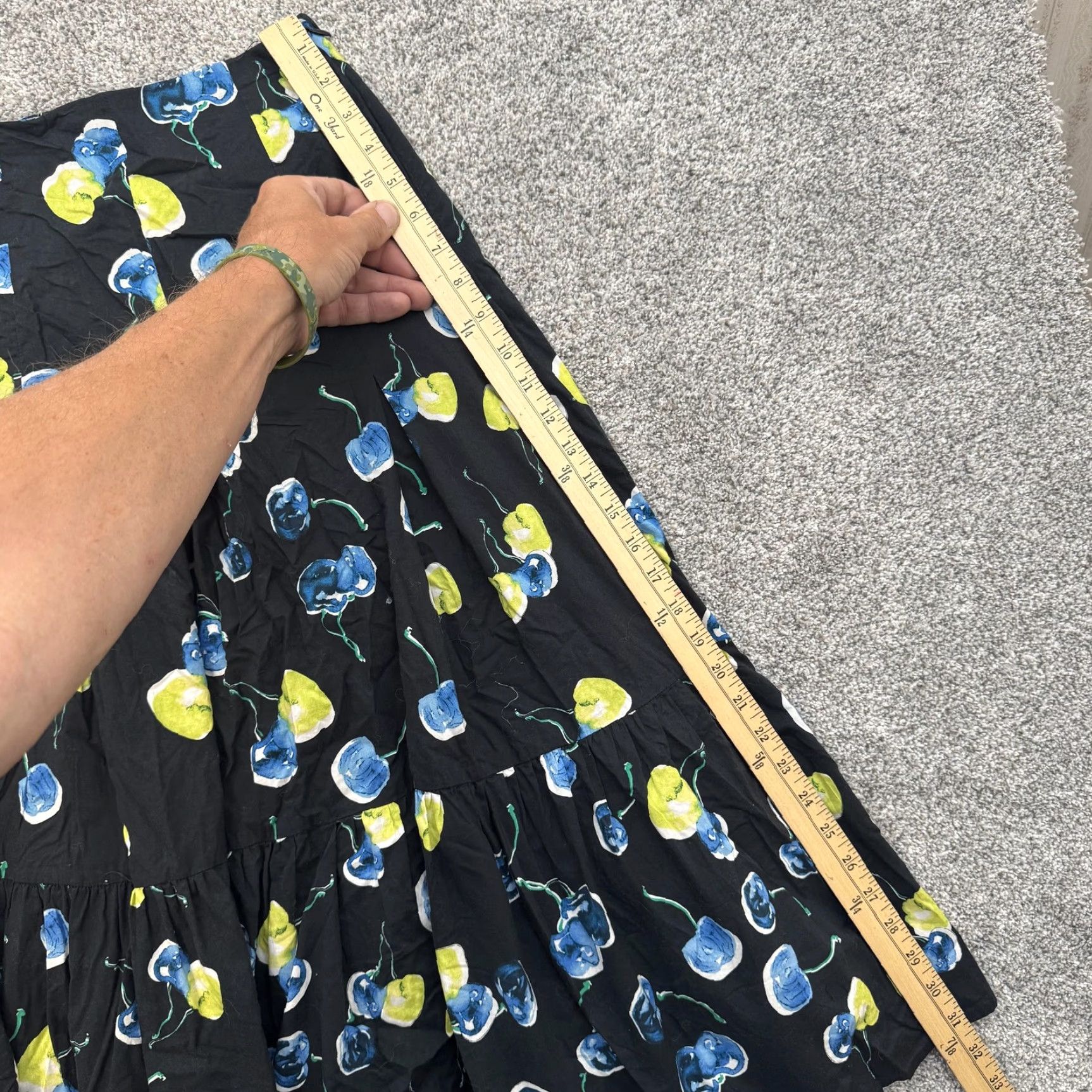 Vintage Eva Franco Skirt Womens 8 Black Blue Yellow Cherry Print Midi Lined Cotton Size 30" / US 8 / IT 44 - 3 Thumbnail