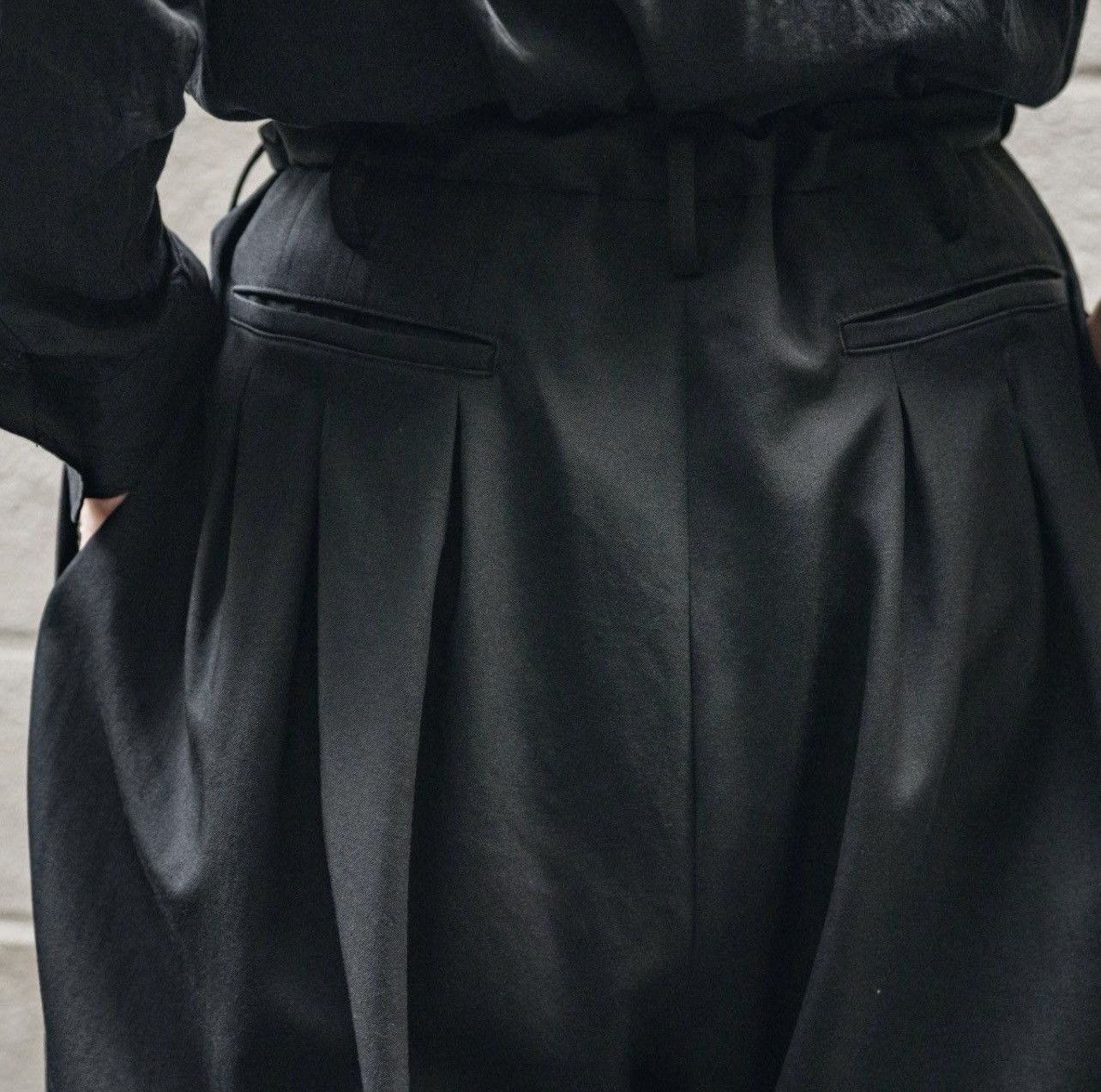 Yohji Yamamoto Yohji Yamamoto Pour Homme 12 Tuck Thick Wide Trousers Size US 34 / EU 50 - 6 Thumbnail