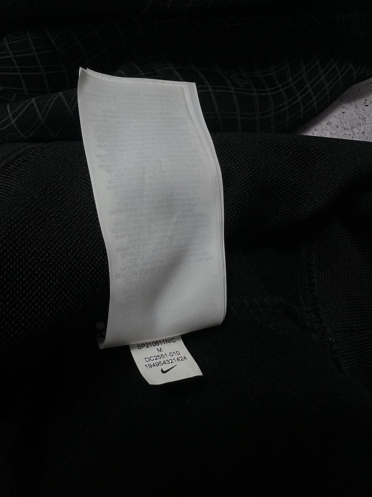 Nike Nike air max sport jaket , centre pocket . Vintage model Size US M / EU 48-50 / 2 - 6 Thumbnail