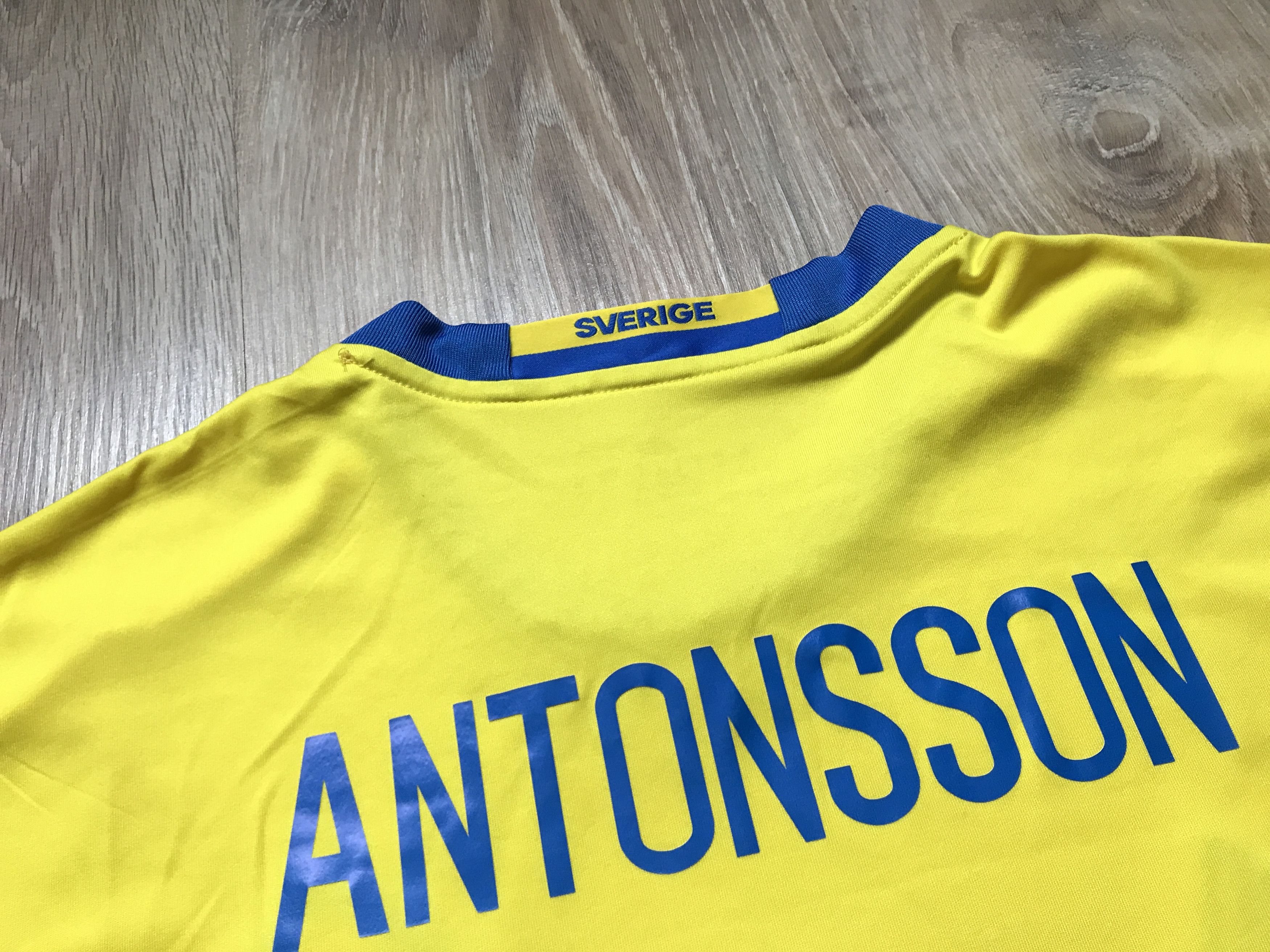 Adidas × Vintage Vintage Adidas Sweden National Football Team Antonsson #9 Size US L / EU 52-54 / 3 - 6 Thumbnail