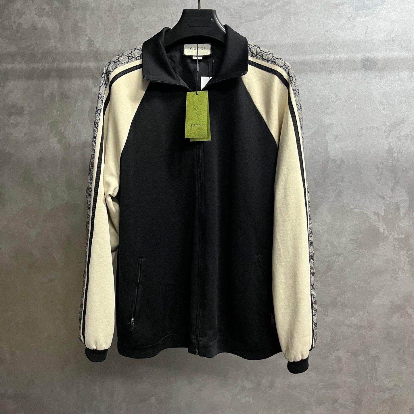Gucci Gucci Retro Black Light Jacket xl Men Size US XL / EU 56 / 4 - 1 Thumbnail
