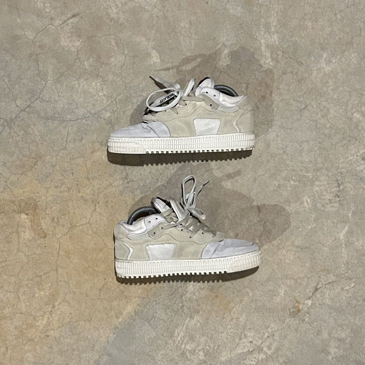 Designer × Off-White Off-White Off Court 3.0 Floating Arrow Sneakers US 5 Size US 5 / EU 37 - 2 Thumbnail