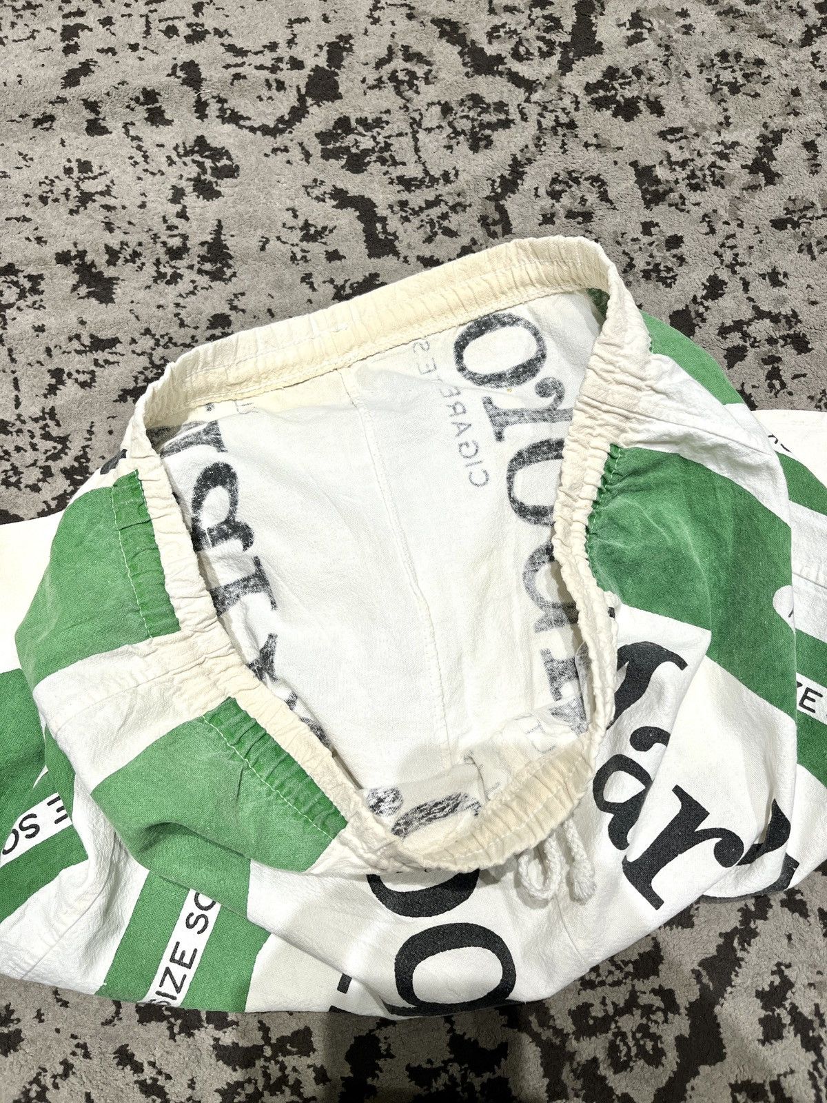 Marlboro 90’s Marlboro Classic Logo Cotton Shorts Size US 34 / EU 50 - 4 Thumbnail