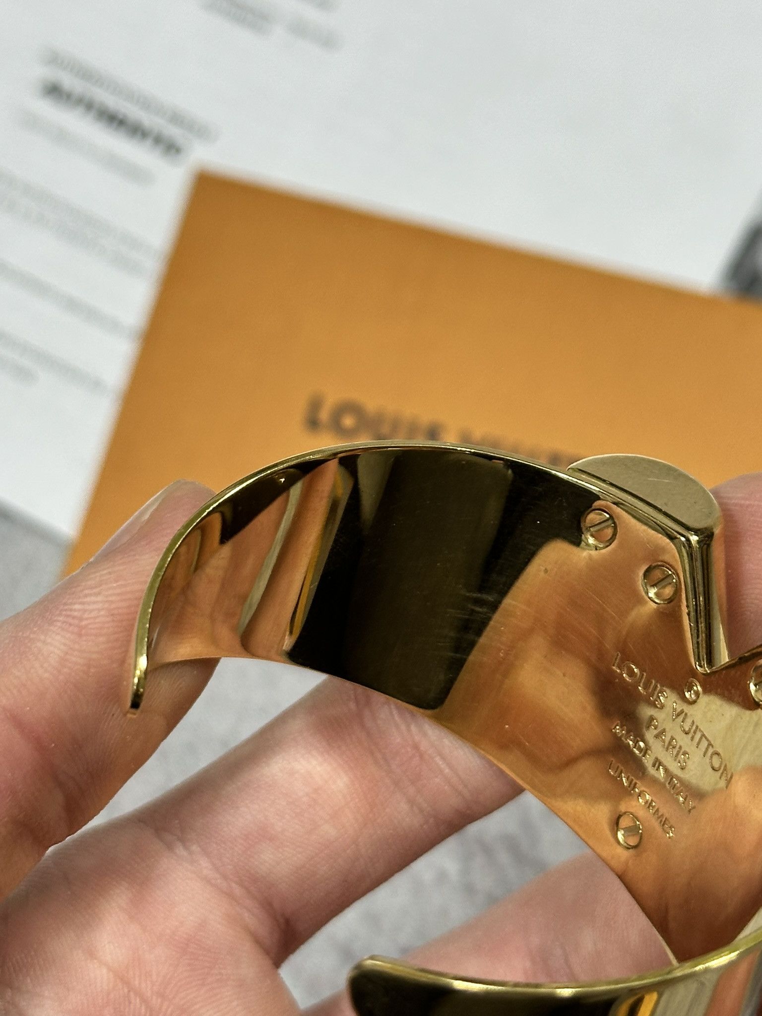 Louis Vuitton Louis Vuitton Cuff Bracelet Essential V Gold Toned Metal Size ONE SIZE - 9 Thumbnail
