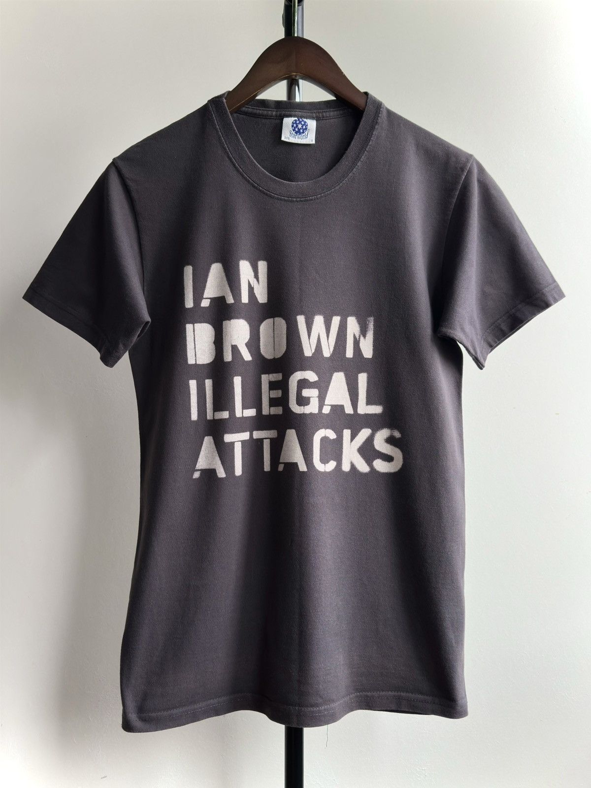 Band Tees × Vintage Rare Vintage Ian Brown Illegal Attacks Tee Size US S / EU 44-46 / 1 - 1 Thumbnail