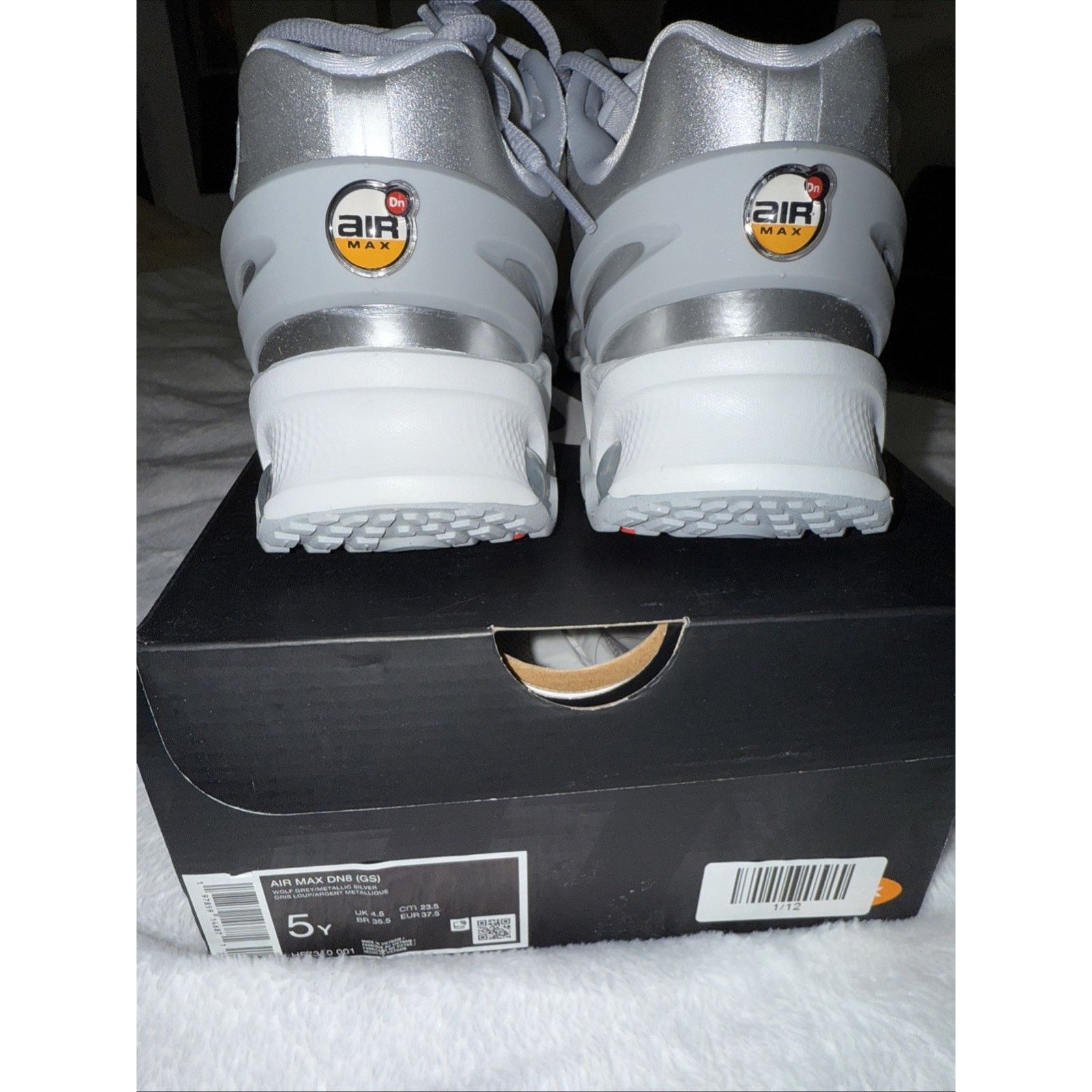 Nike Nike AirMax GN8 Size 5y (GS) Wolf grey/Metallic Silver Size US 5 / EU 37 - 4 Thumbnail
