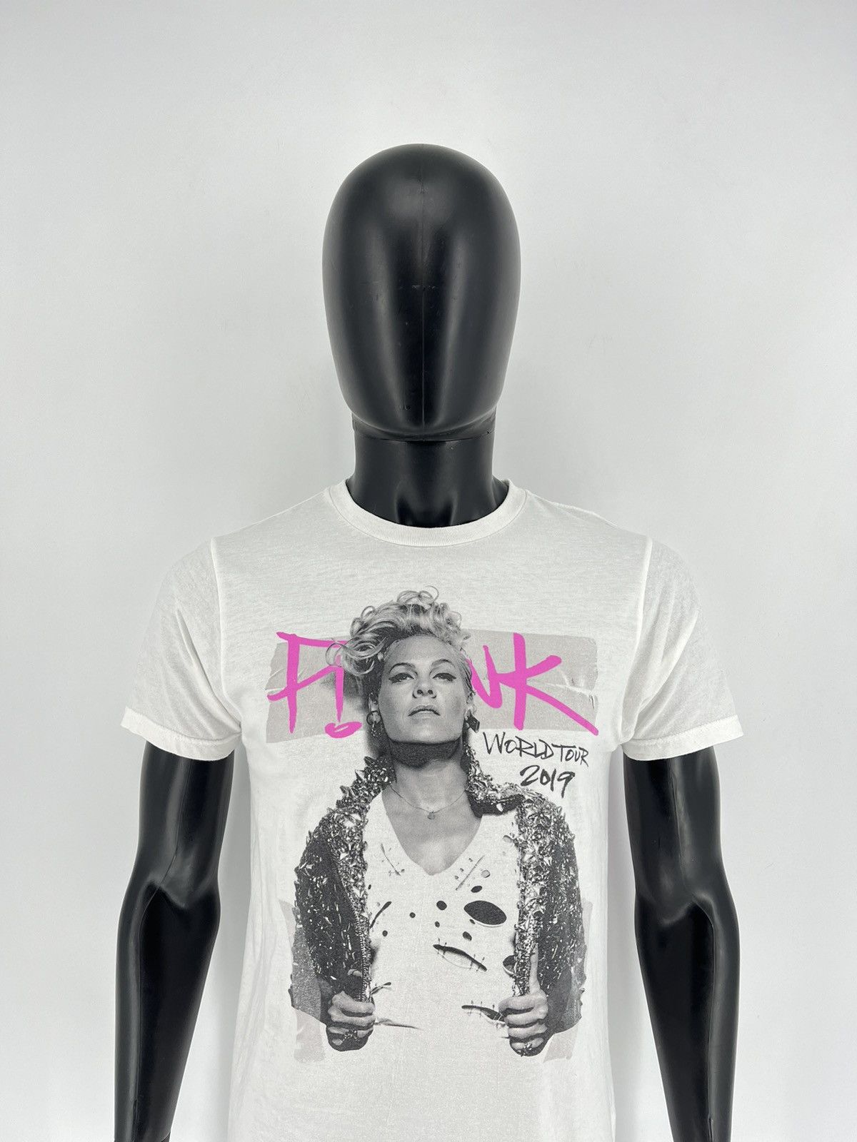 Band Tees × Pink Vintage Y2K Pink Fun House Tour American Singer Artist Tee Size US M / EU 48-50 / 2 - 1 Thumbnail