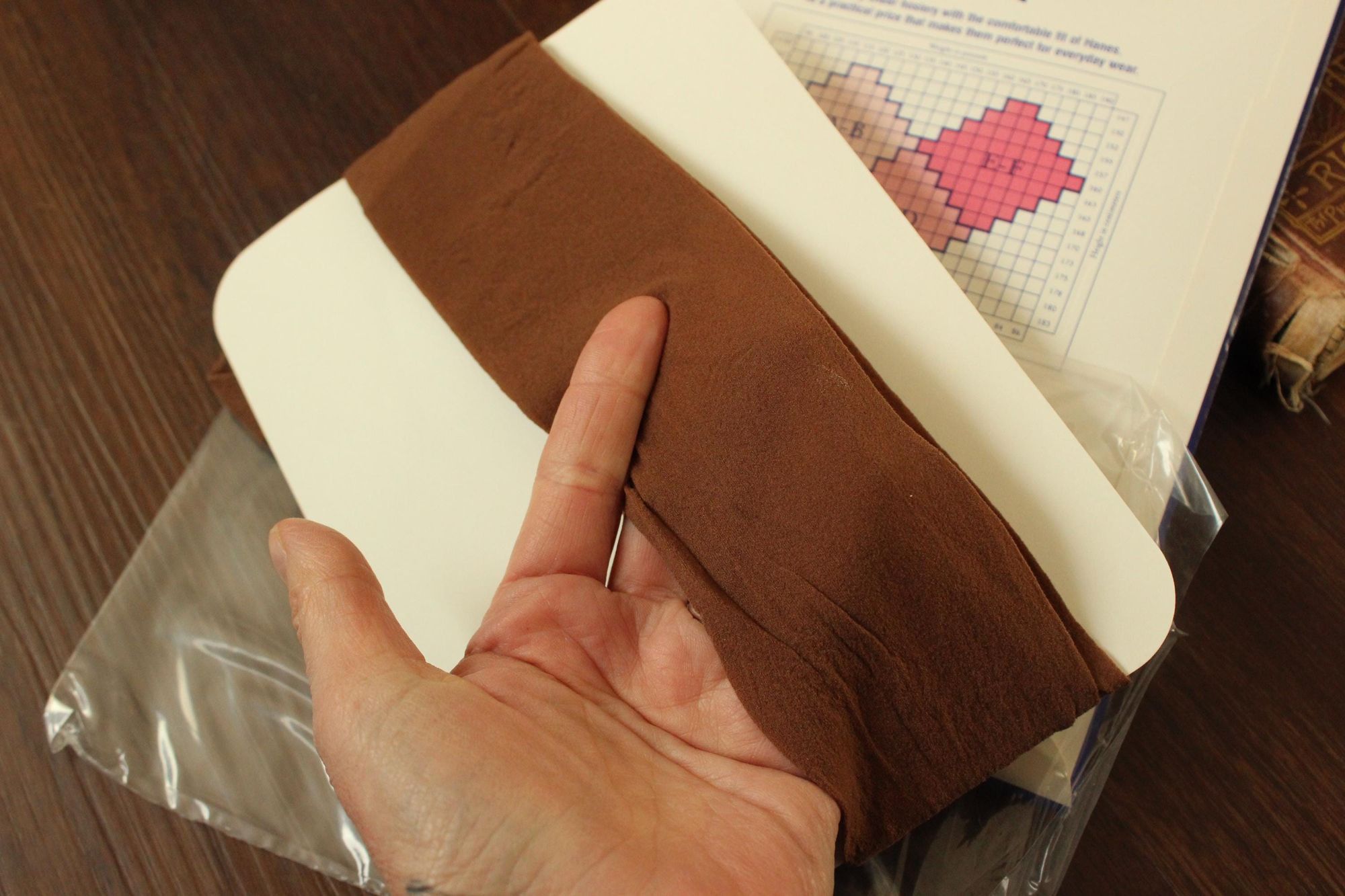 Hanes Vintage 1980s 1990s Pantyhose, New NOS Hanes Too, Control To Size ONE SIZE - 10 Thumbnail
