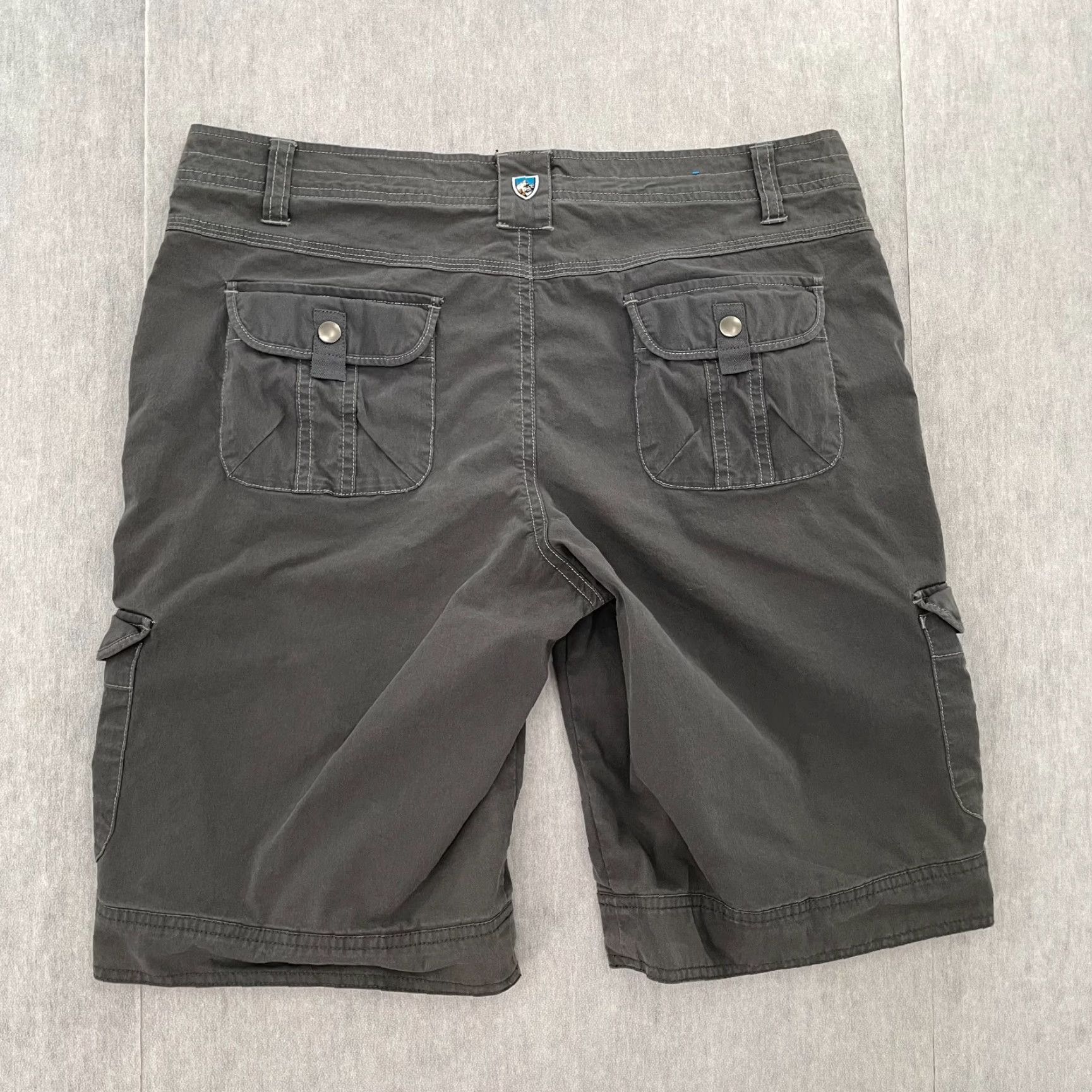 Vintage Kuhl Shorts Women 12 Gray Cargo Pocket Outdoor Hiking Camp Casual Travel Womens Size 34" / US 12 / IT 48 - 2 Thumbnail