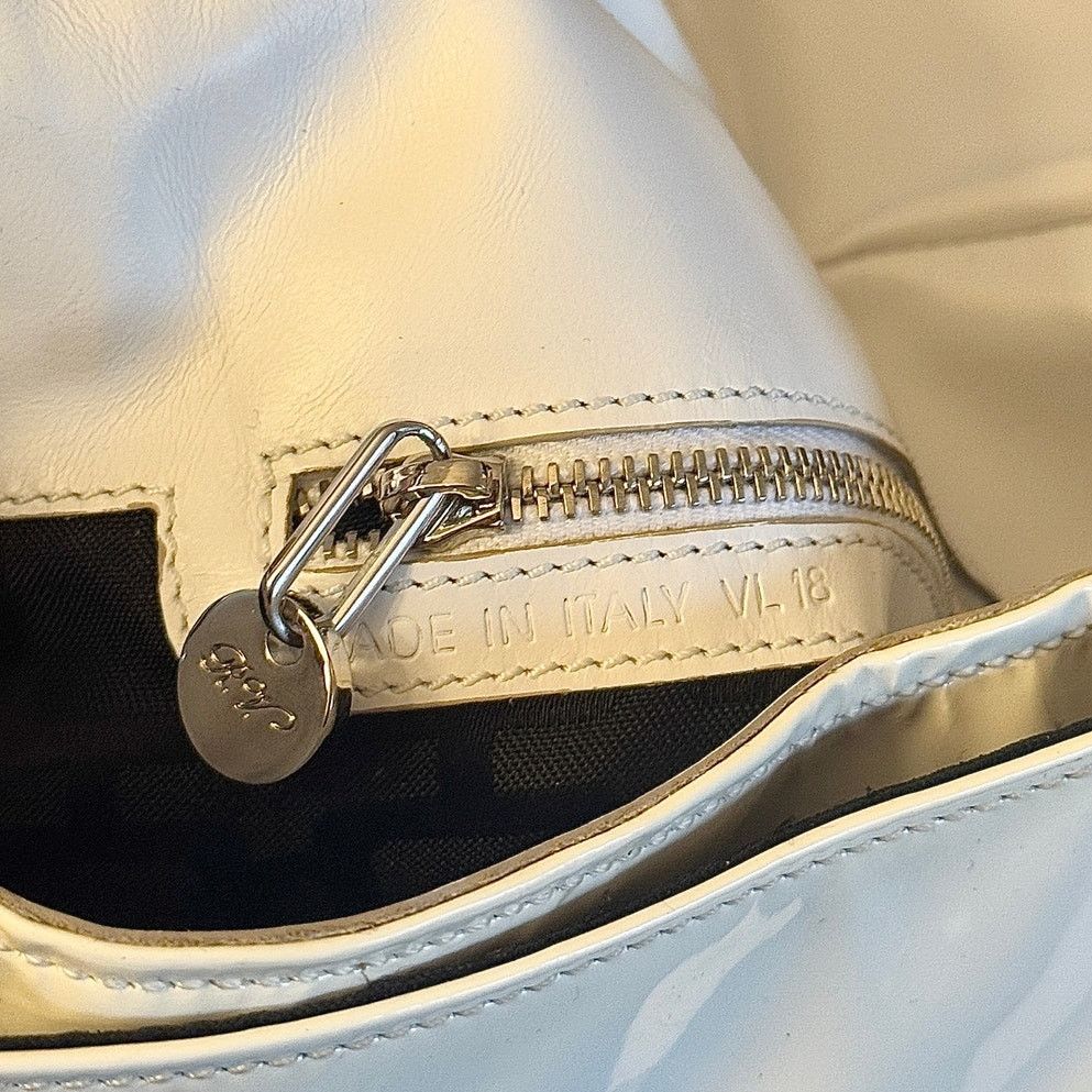 Roger Vivier Roger Vivier White Patent Leather Shoulder Bag Size ONE SIZE - 4 Thumbnail