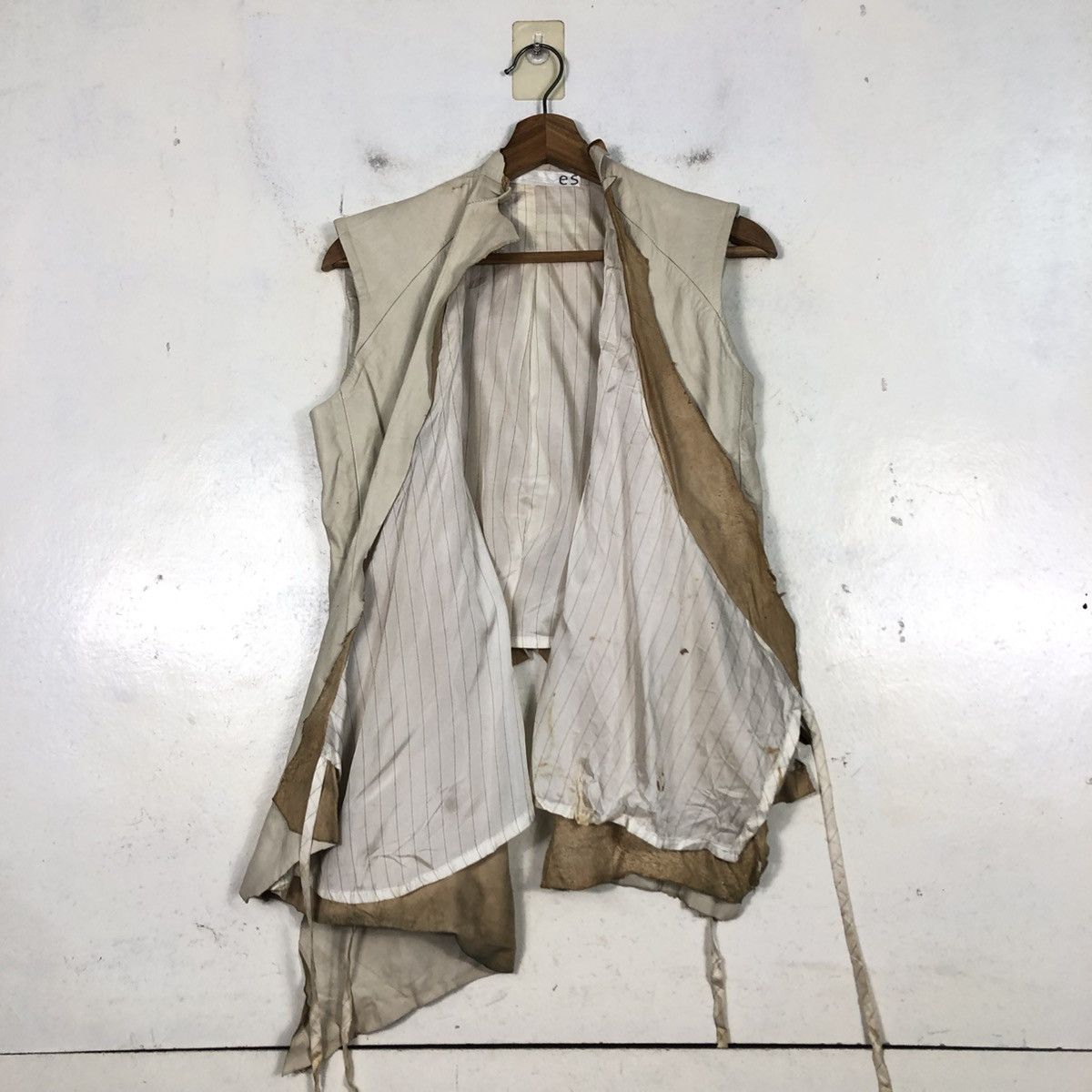Japanese Brand Distressed Punk Vest Leather Biker Es Sadaharu Hoshino Size US M / EU 48-50 / 2 - 16 Thumbnail