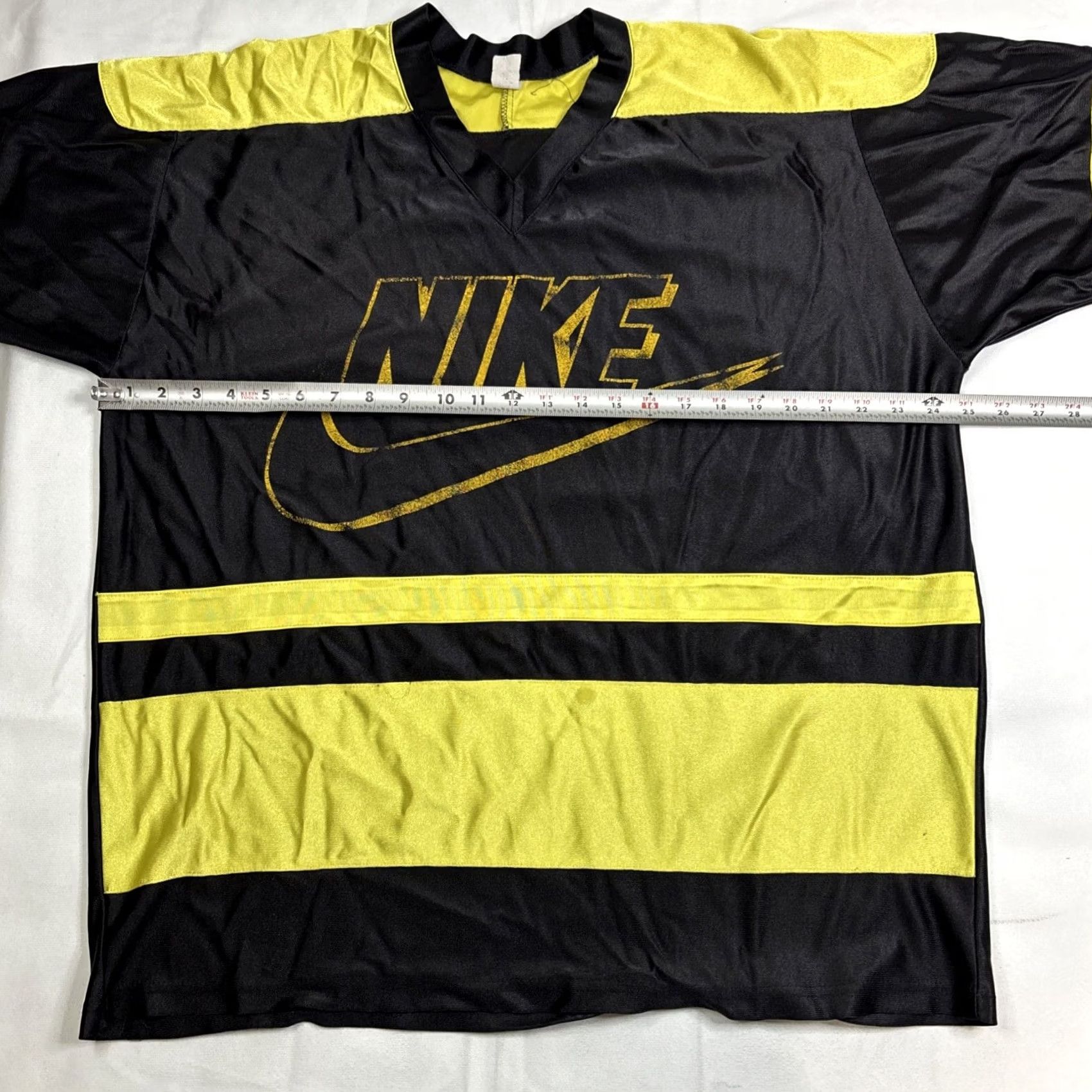 Nike VINTAGE Nike Y2K Jersey Cut Tag XXL Short Sleeve Black Yellow Men Mens Short Sleeve Jersey Nike Y2K 2000s Casual Activewear Size US XXL / EU 58 / 5 - 3 Thumbnail