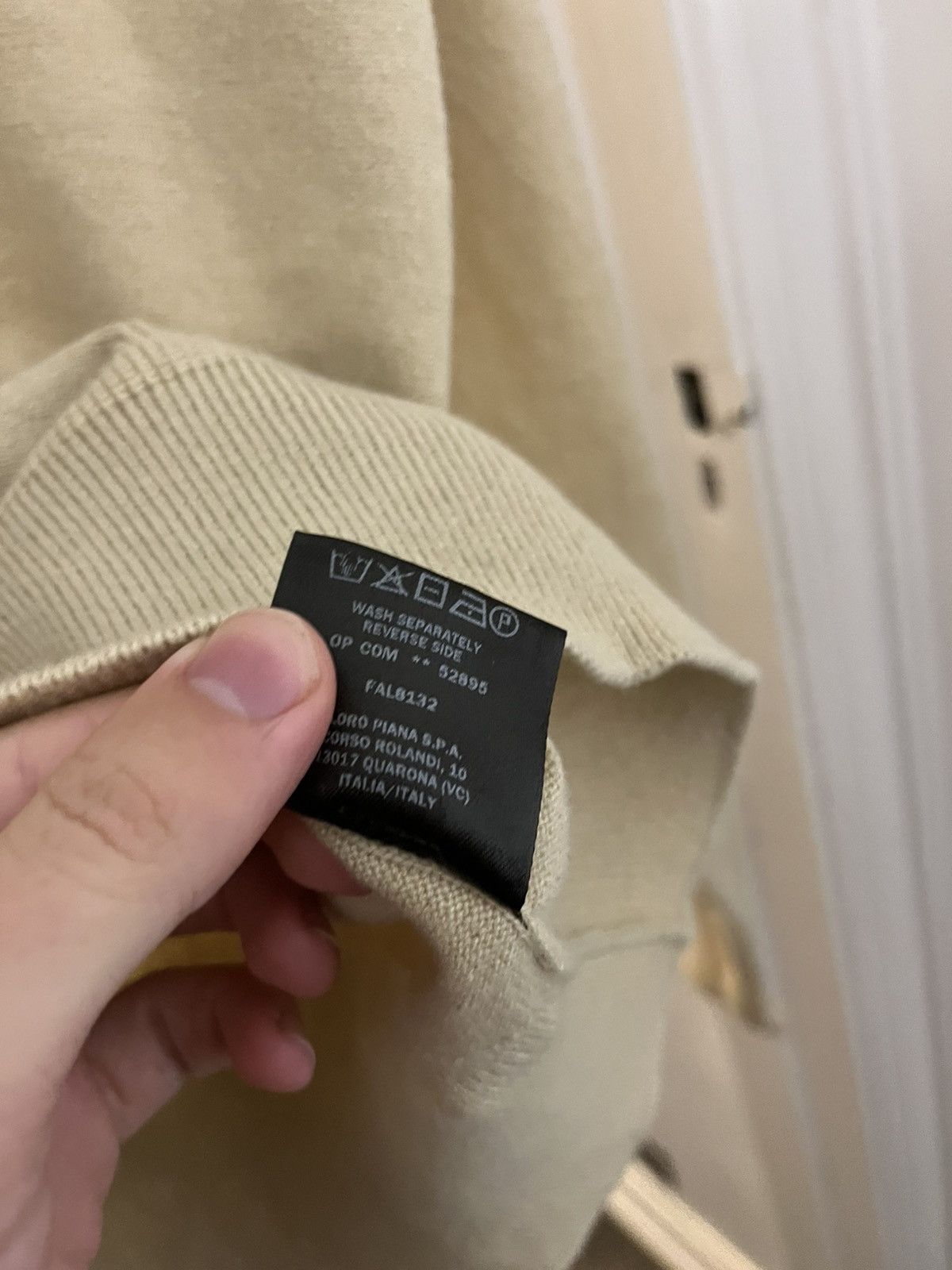 Loro Piana Loro Piana open beige cashmere long sleeve polo size 50/m Size US M / EU 48-50 / 2 - 5 Thumbnail
