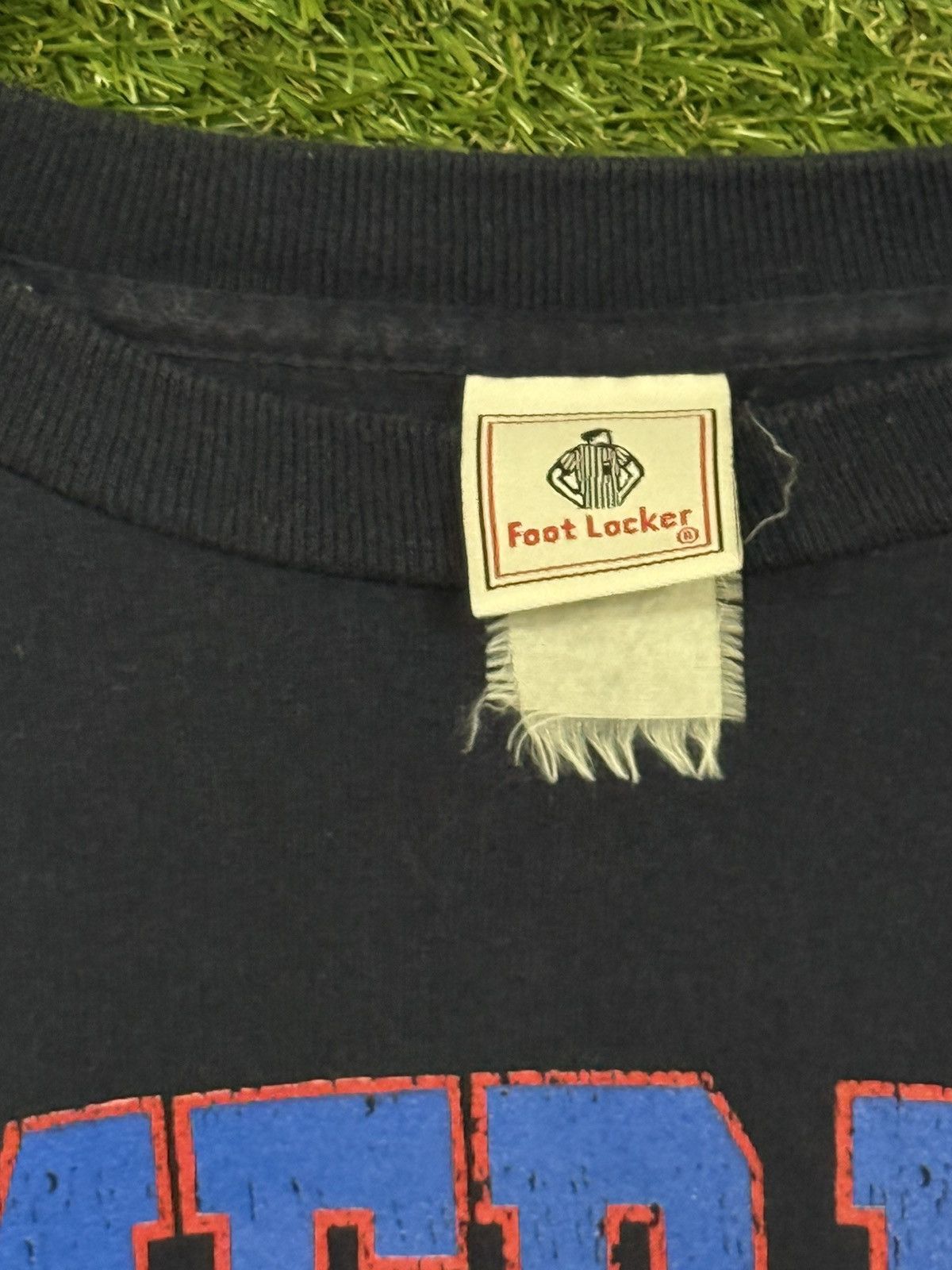 Foot Locker Vintage Foot Locker America Flag USA Navy Logo Tee XL Size US XL / EU 56 / 4 - 3 Thumbnail