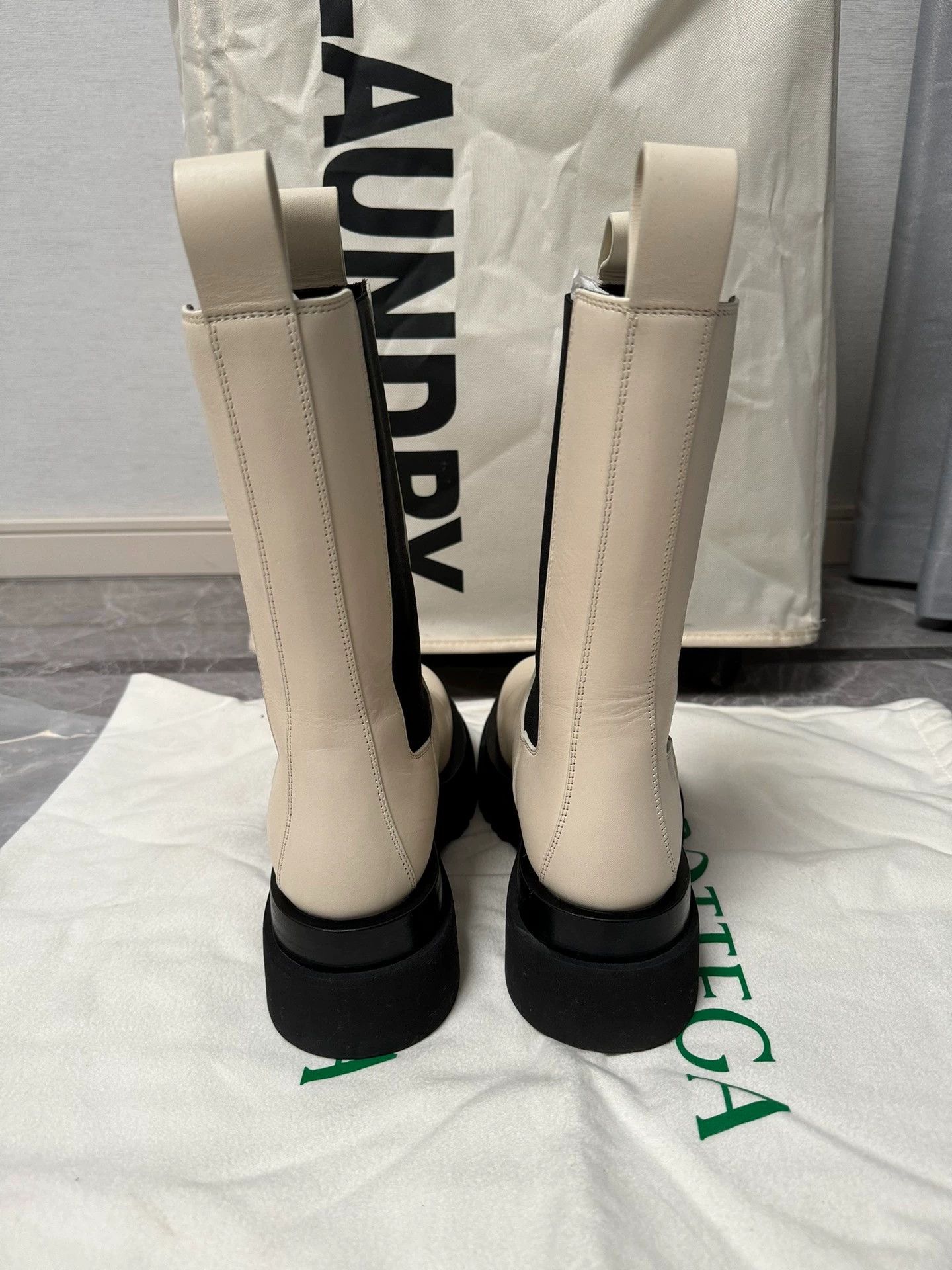 Bottega Veneta BV Black & White Chunky Chelsea Boot Size US 5.5 / IT 35.5 - 3 Thumbnail