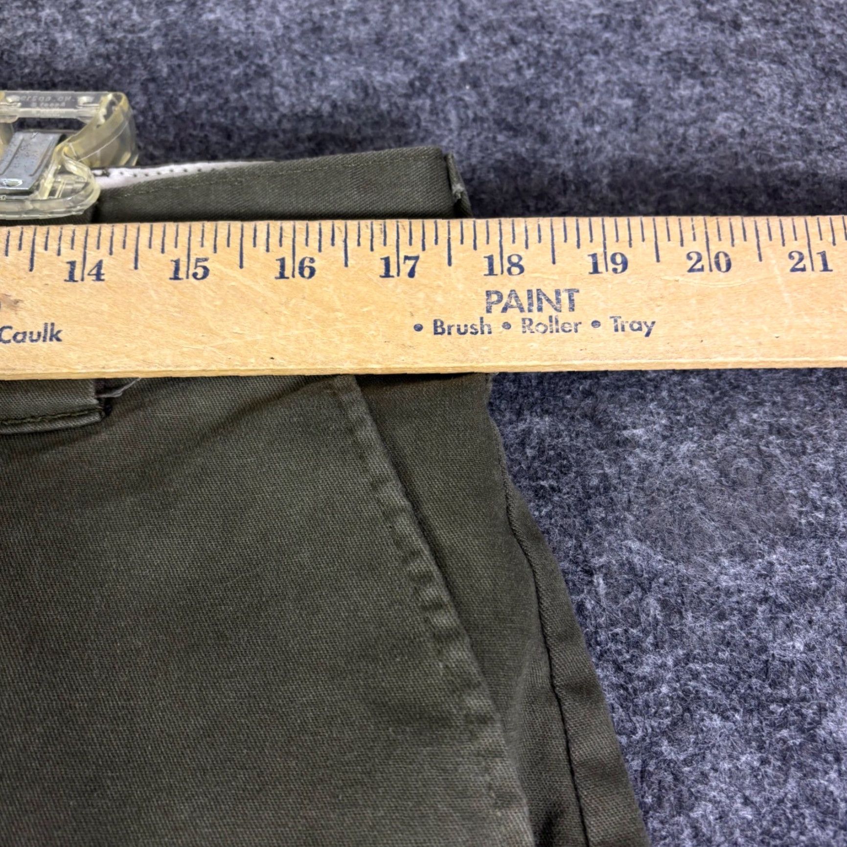 Dickies Dickies Cargo Shorts Olive Green Relaxed Fit Workwear Twill Size 35 Men Casual Shorts Cargo Pocket 80s Style Size US 35 - 3 Thumbnail