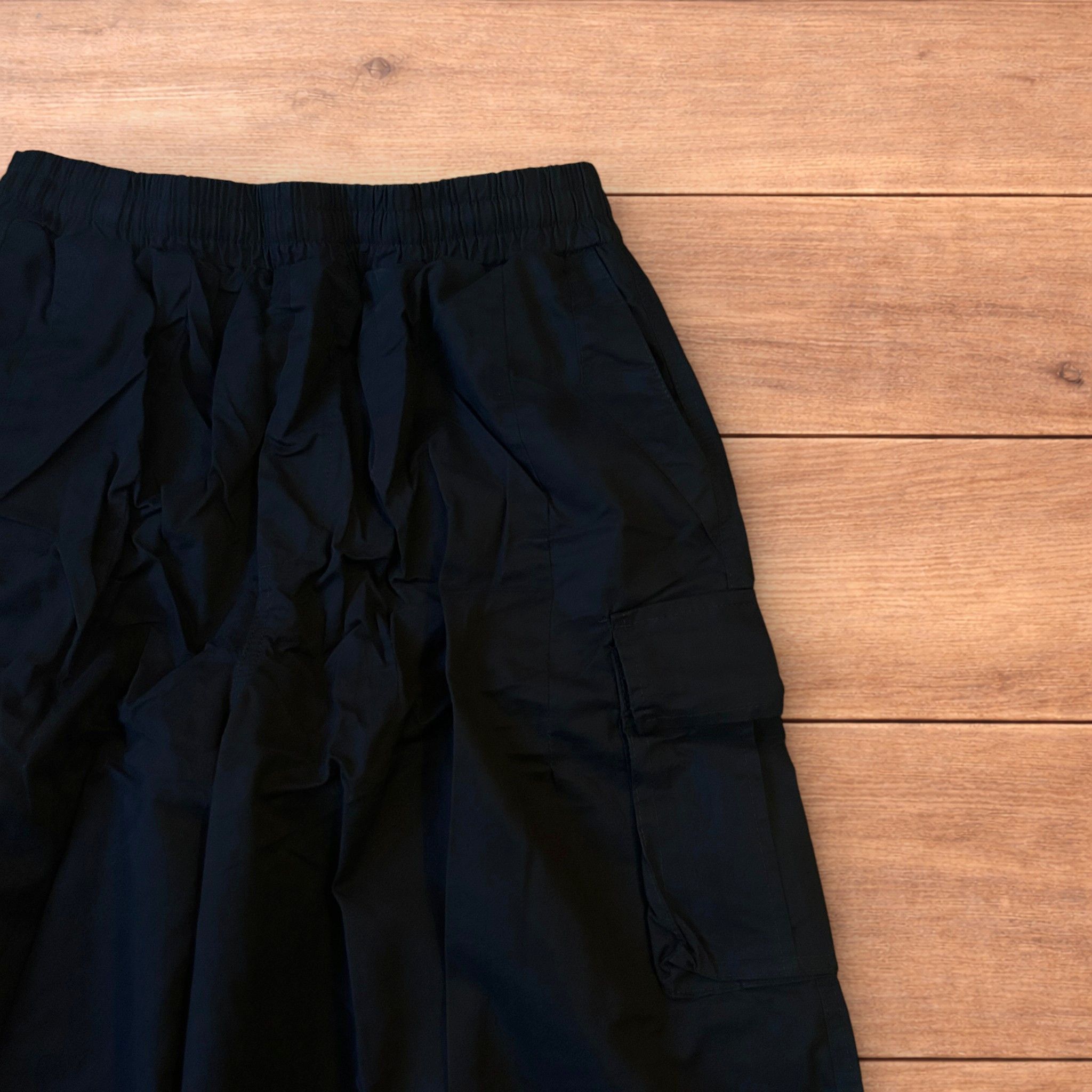 Japanese Brand Super baggy wide Korean cargo parachute trousers in black. Size US 34 / EU 50 - 5 Thumbnail