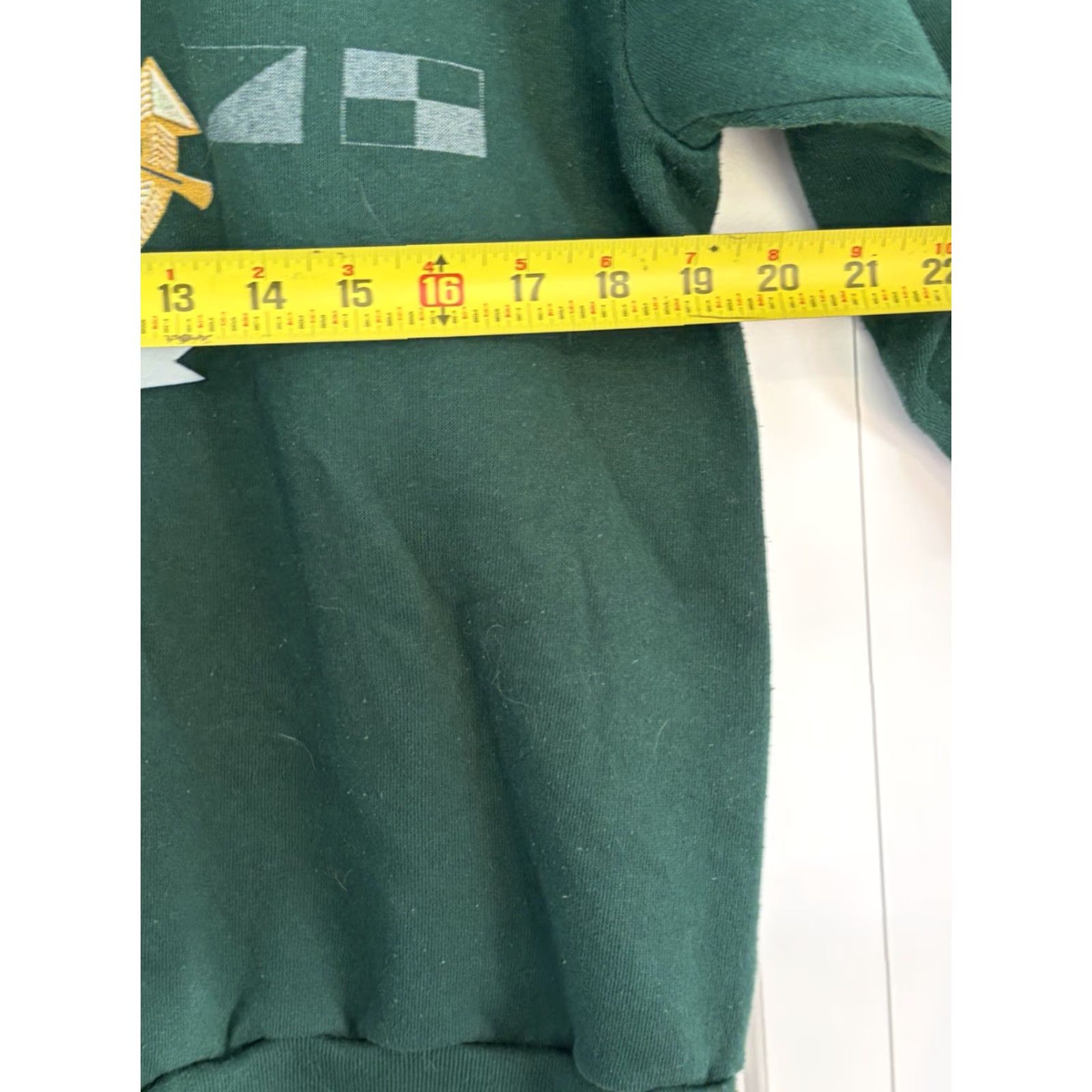 Vintage VINTAGE Crazy Shirts Sweatshirt Logo Center 90s Crewneck XL Men Green Large, 90s Theme, Fleece Cotton, Pullover, Regular Fit, Long Sleeve Size US XL / EU 56 / 4 - 6 Thumbnail