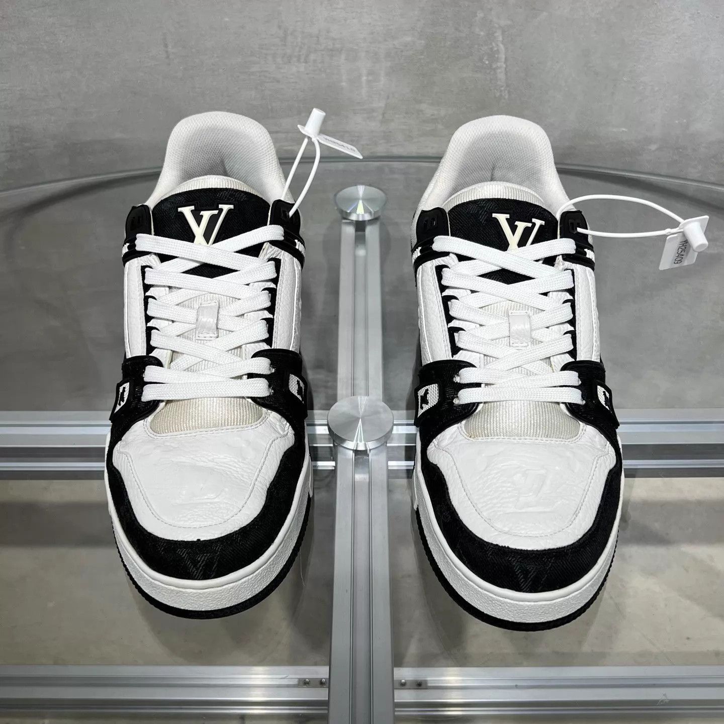 Louis Vuitton Multi-Color Low-Top Sneakers Size 8.5 Size US 8.5 / EU 41-42 - 1 Thumbnail