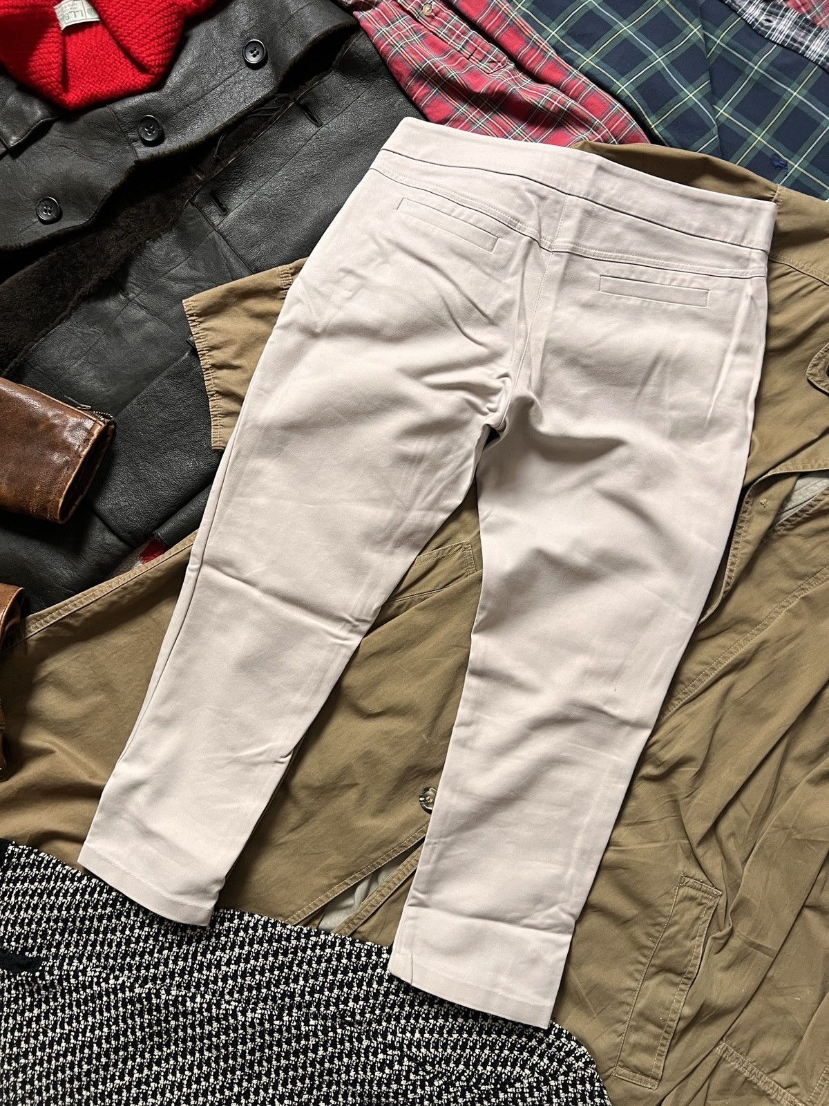 Brunello Cucinelli Brunello Cucinelli Beige Capri Short Pants Cotton Trousers Size 28" / US 6 / IT 42 - 4 Thumbnail