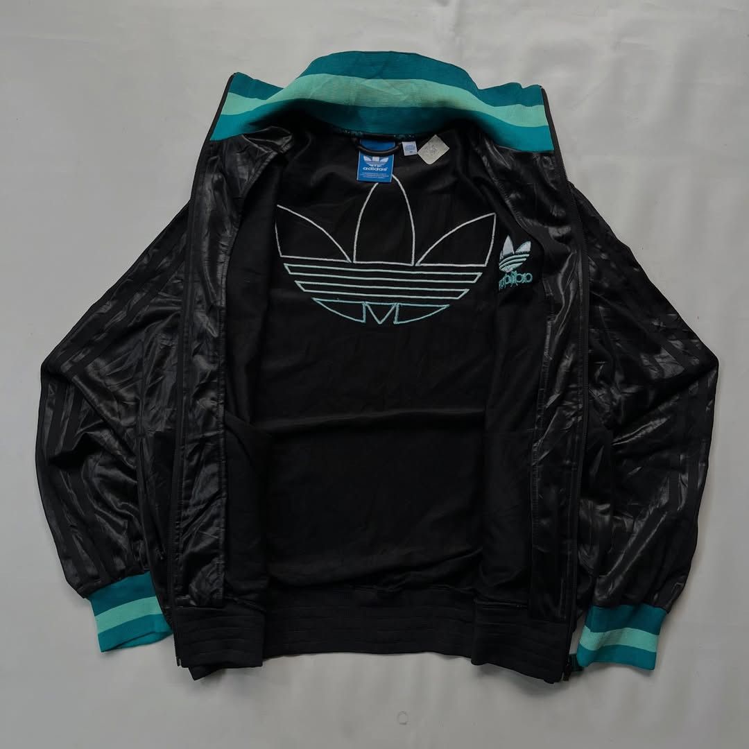 Adidas Adidas Chile 62 Size US M / EU 48-50 / 2 - 6 Thumbnail