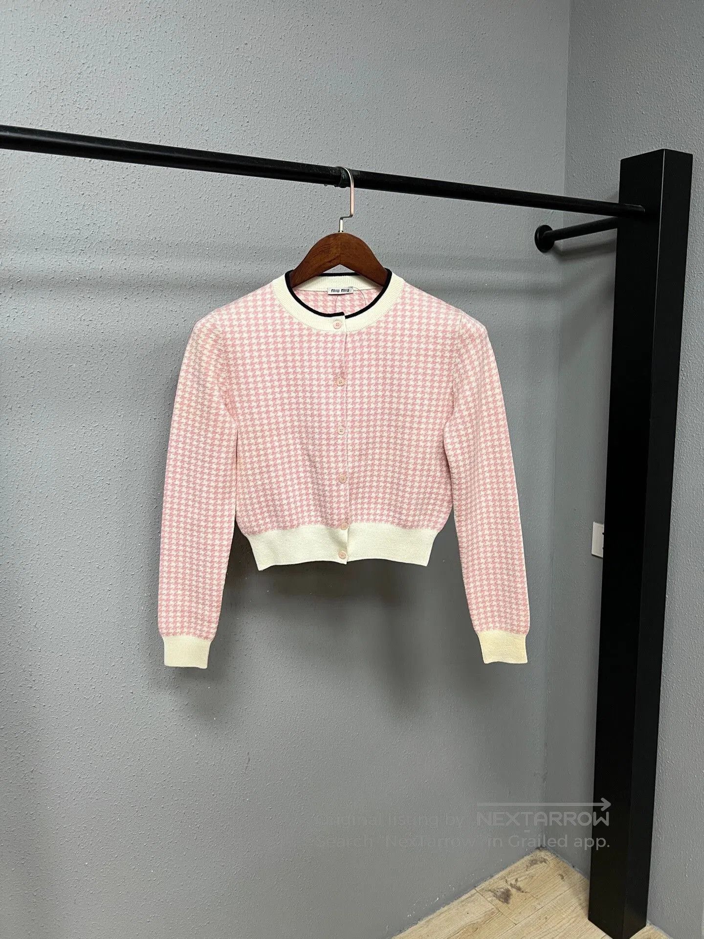 Miu Miu pink houndstooth cardigan by Miu Miu. Size M / US 6-8 / IT 42-44 - 1 Thumbnail