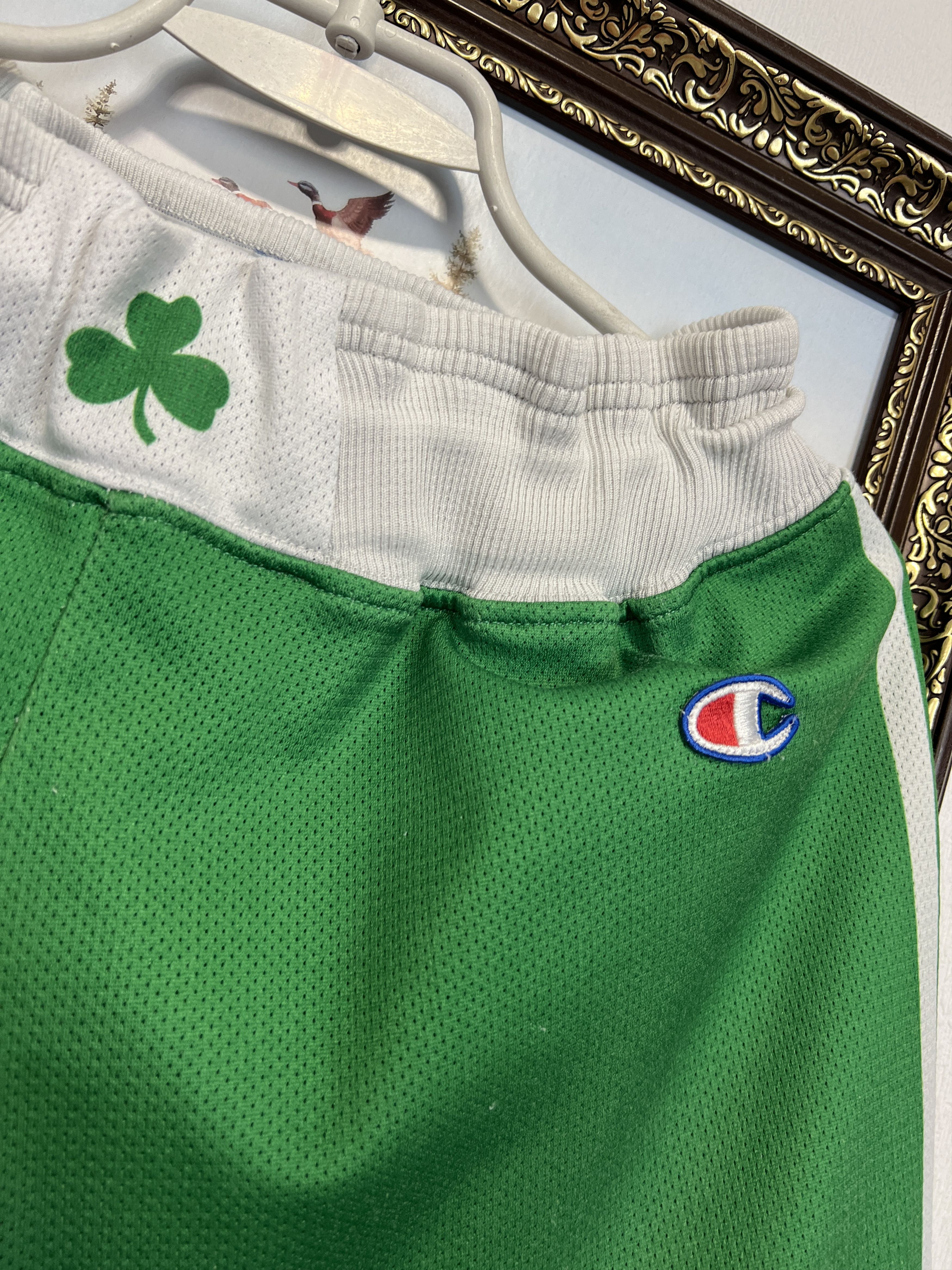 Champion Vintage 90's Champion Boston Celtics NBA Shorts Rare Hype Size US 30 / EU 46 - 5 Thumbnail