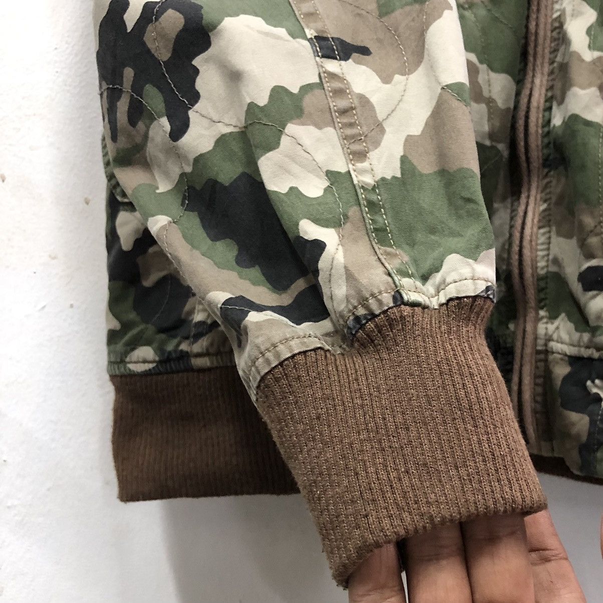 Avirex Vintage Avirex Armed Forces Army Camo Military Bomber Jacket Size US XL / EU 56 / 4 - 16 Thumbnail